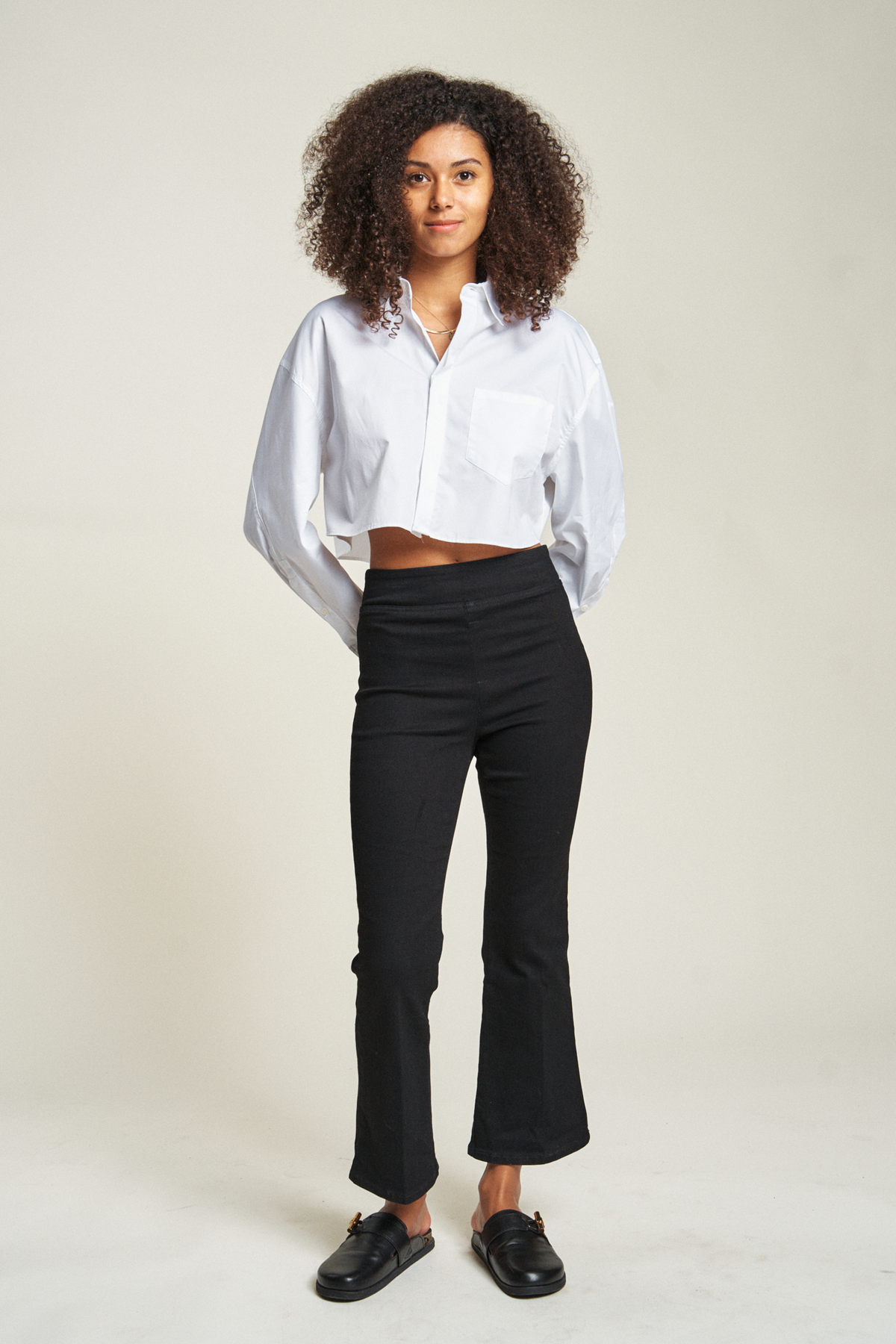Roxbury Flare Crop - Black
