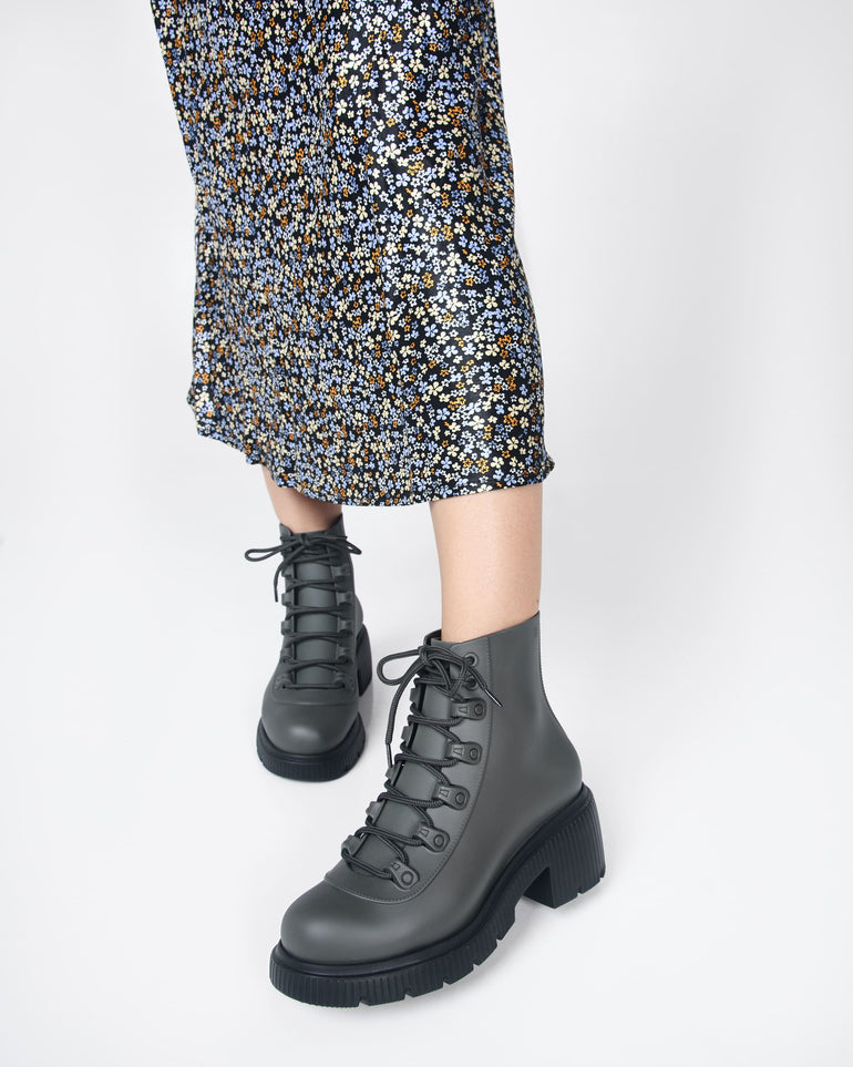Cosmo Boot - Green/Black