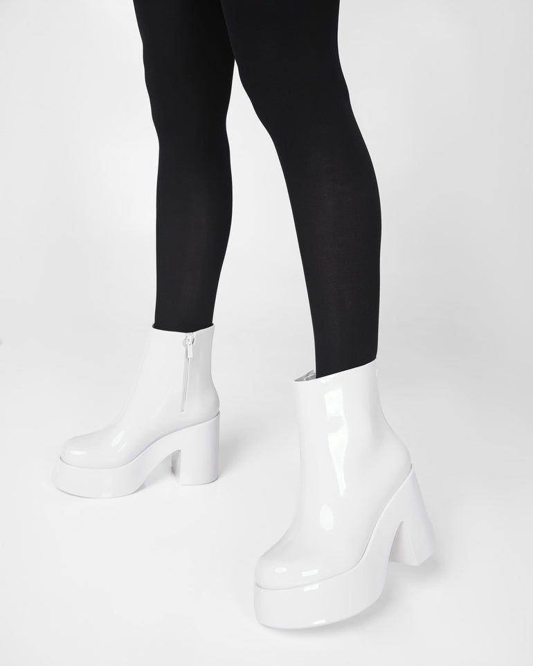 Nubia II - White