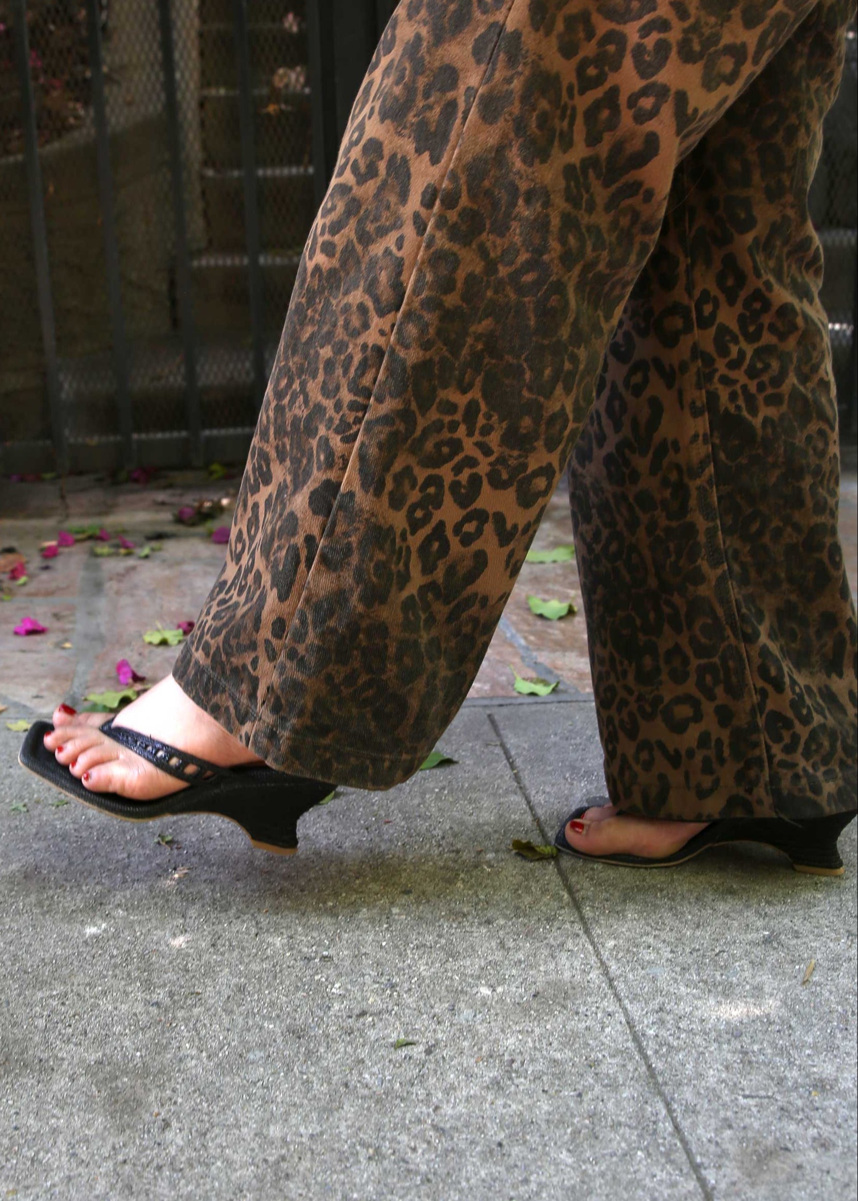 Nullah Wedges - Onyx Raffia