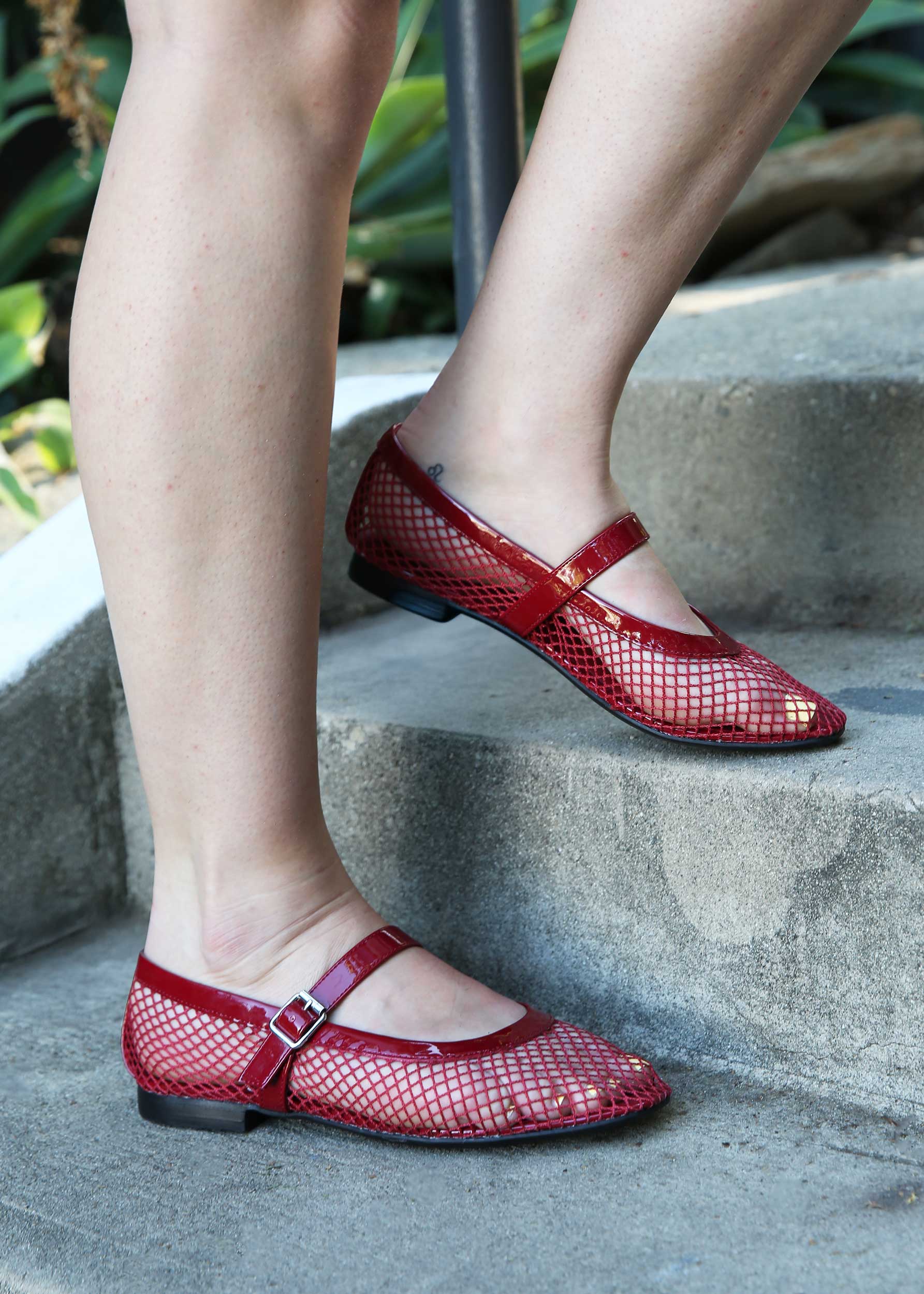 Rayza Flat - Red Mesh