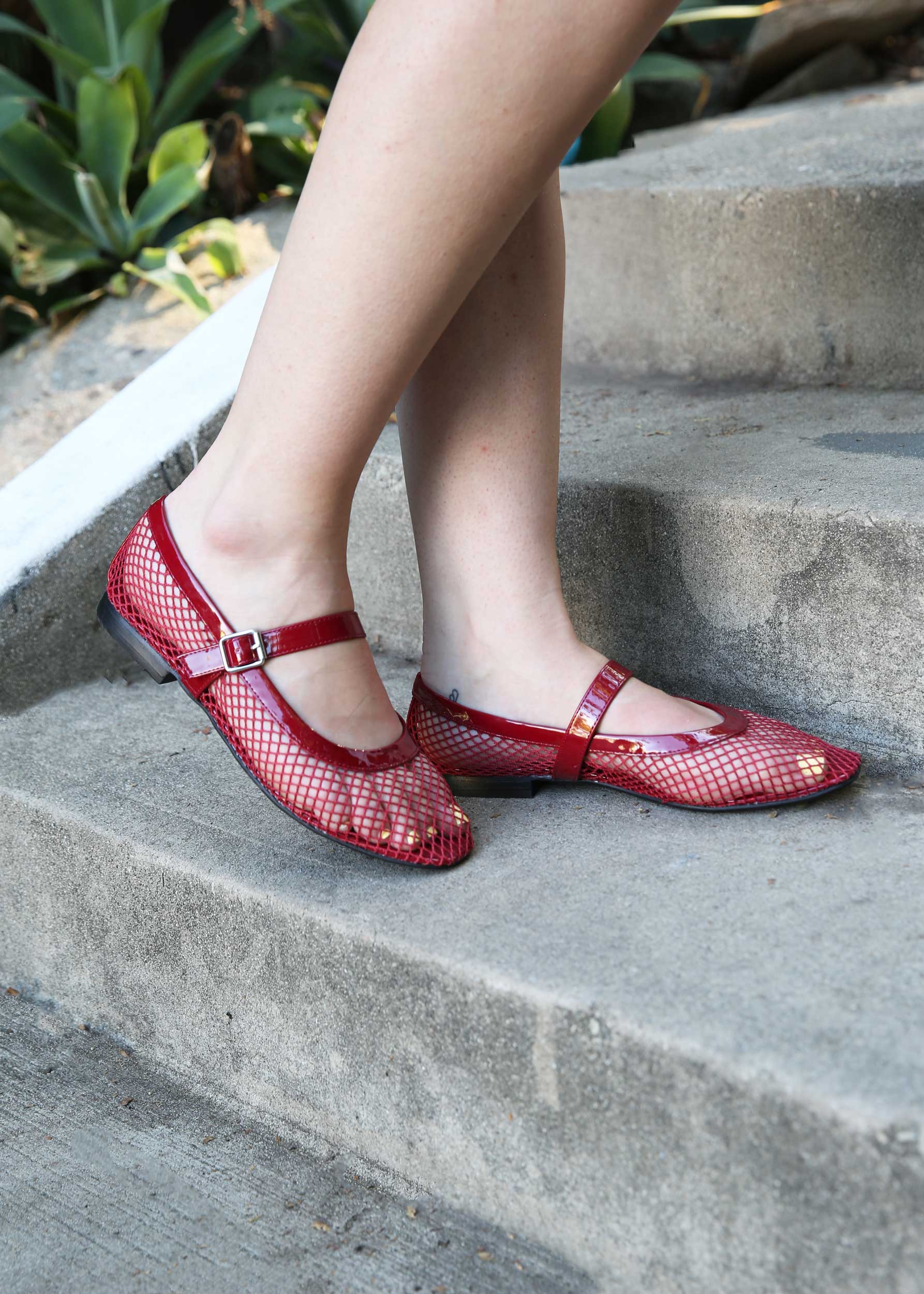 Rayza Flat - Red Mesh