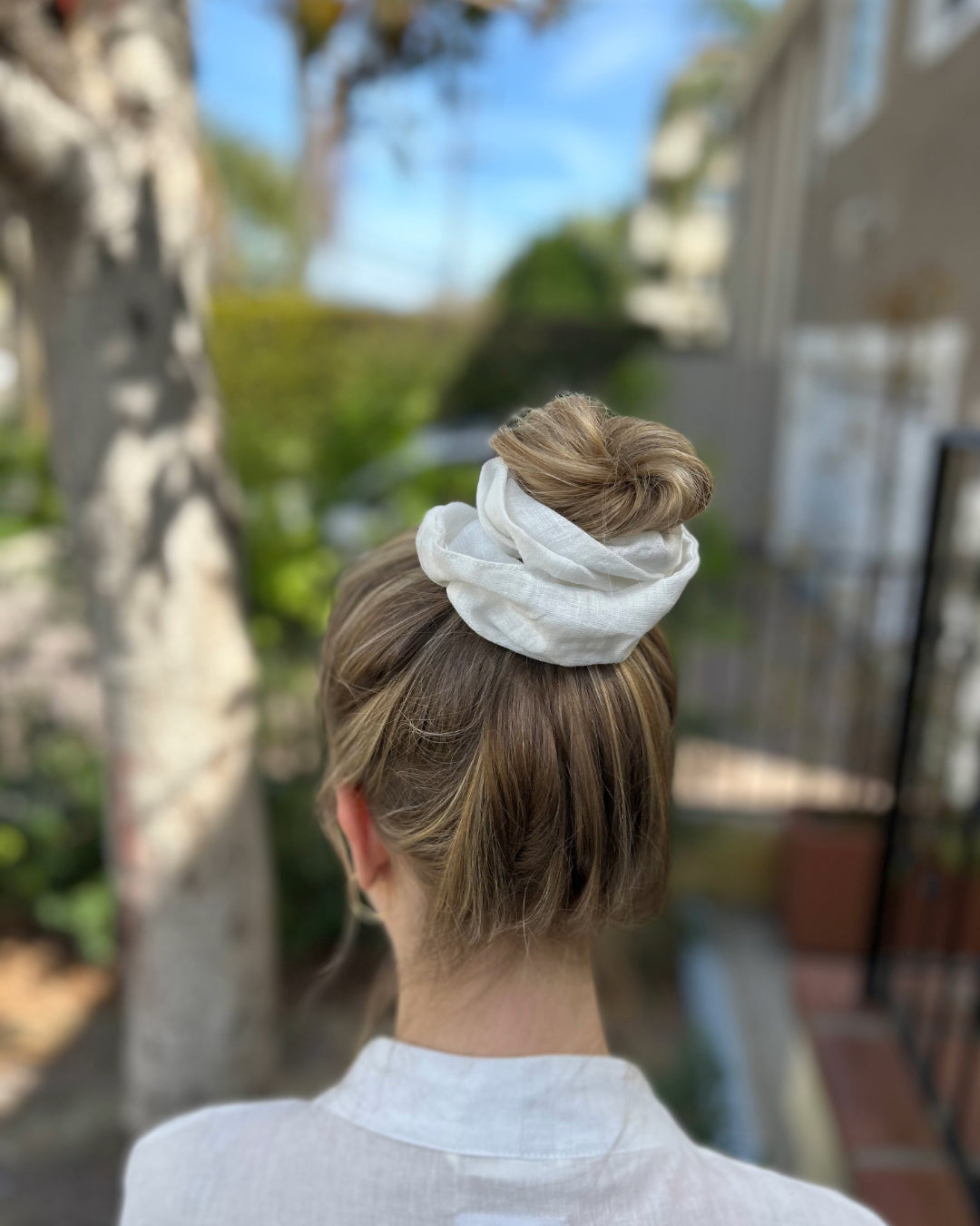 The Big Linen Scrunchie - White