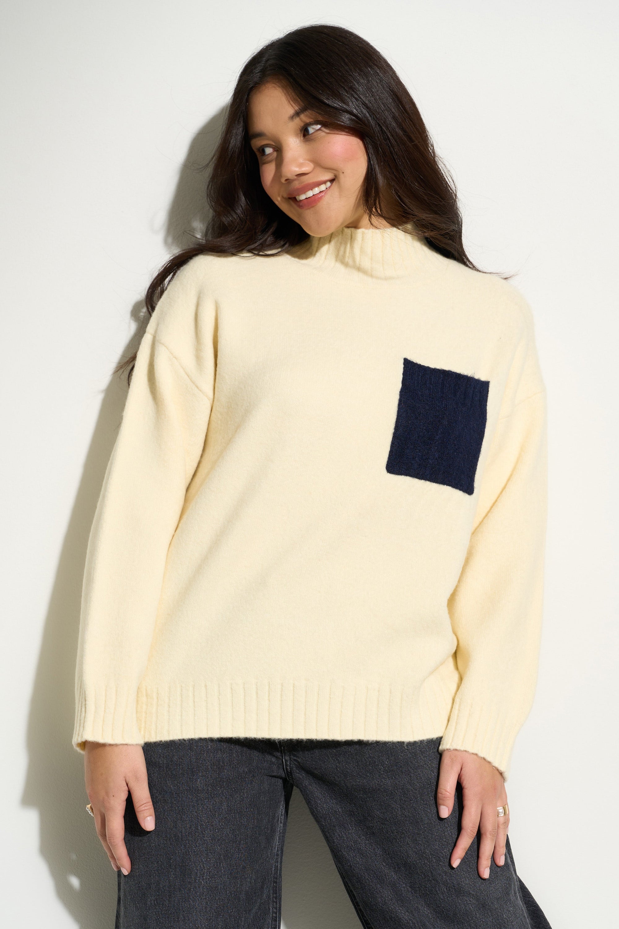 Bradley Oversized Turtleneck - Creme