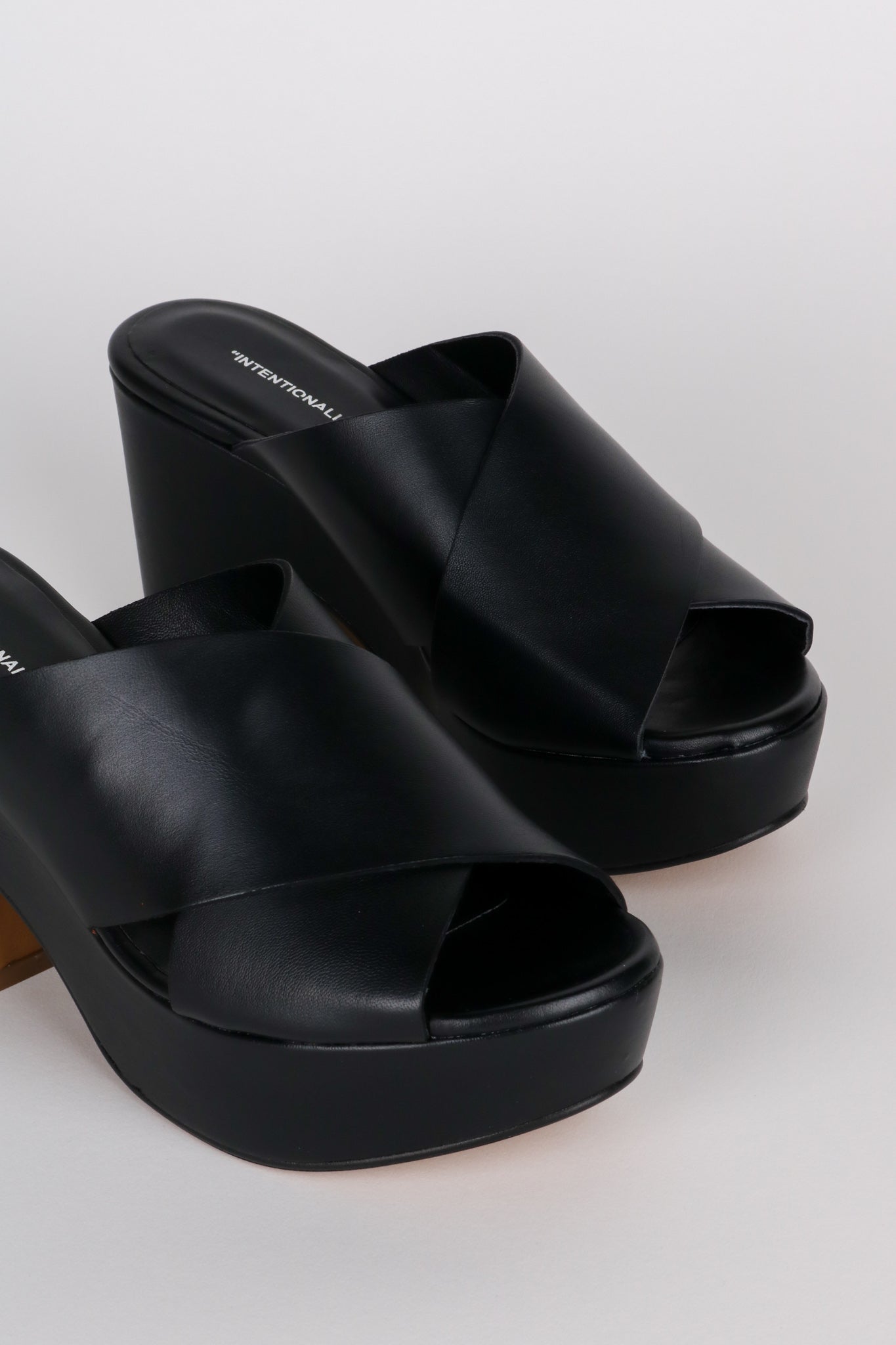 Dame Platform Heels - Black