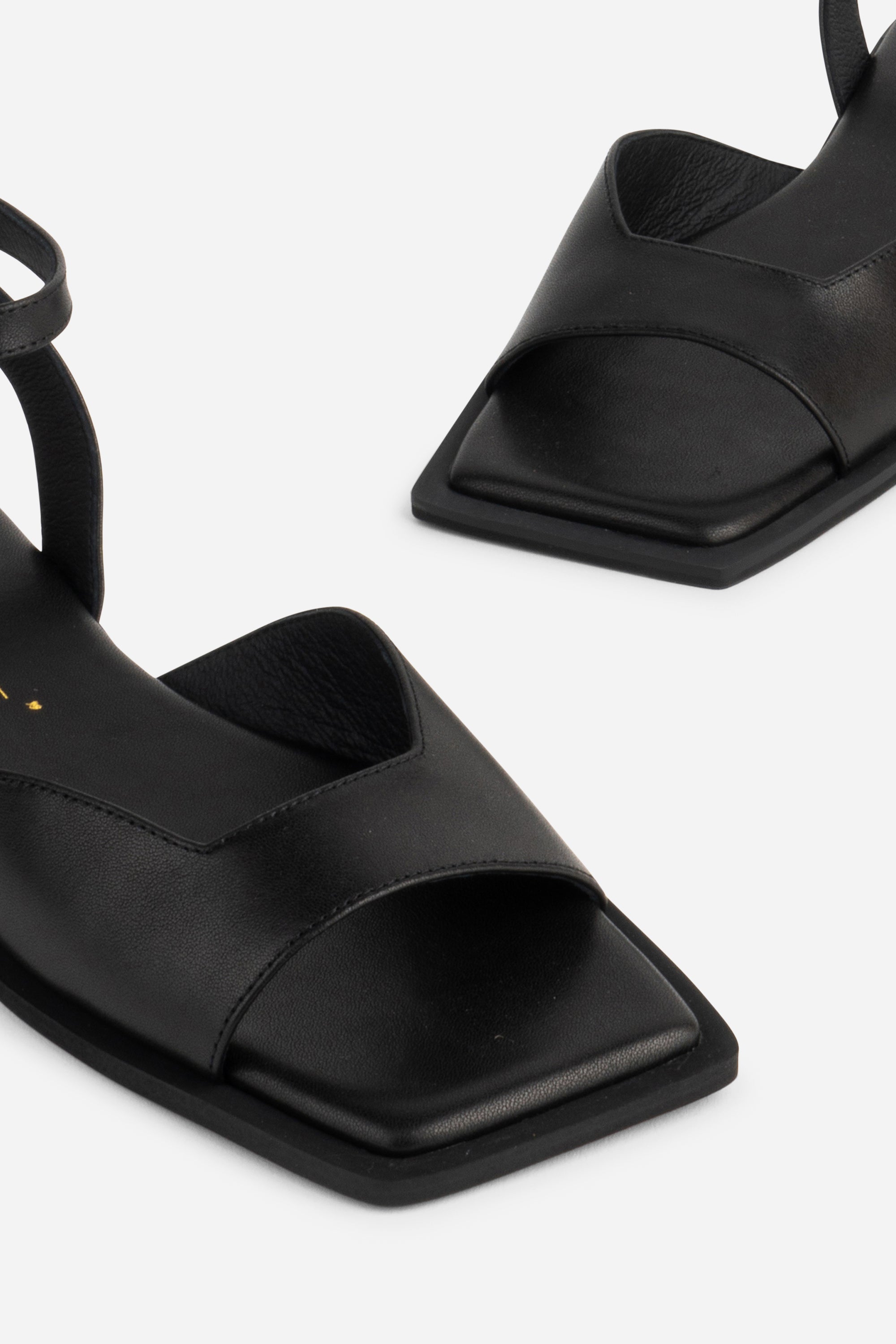 Dive Leather Square Toe Sandal
