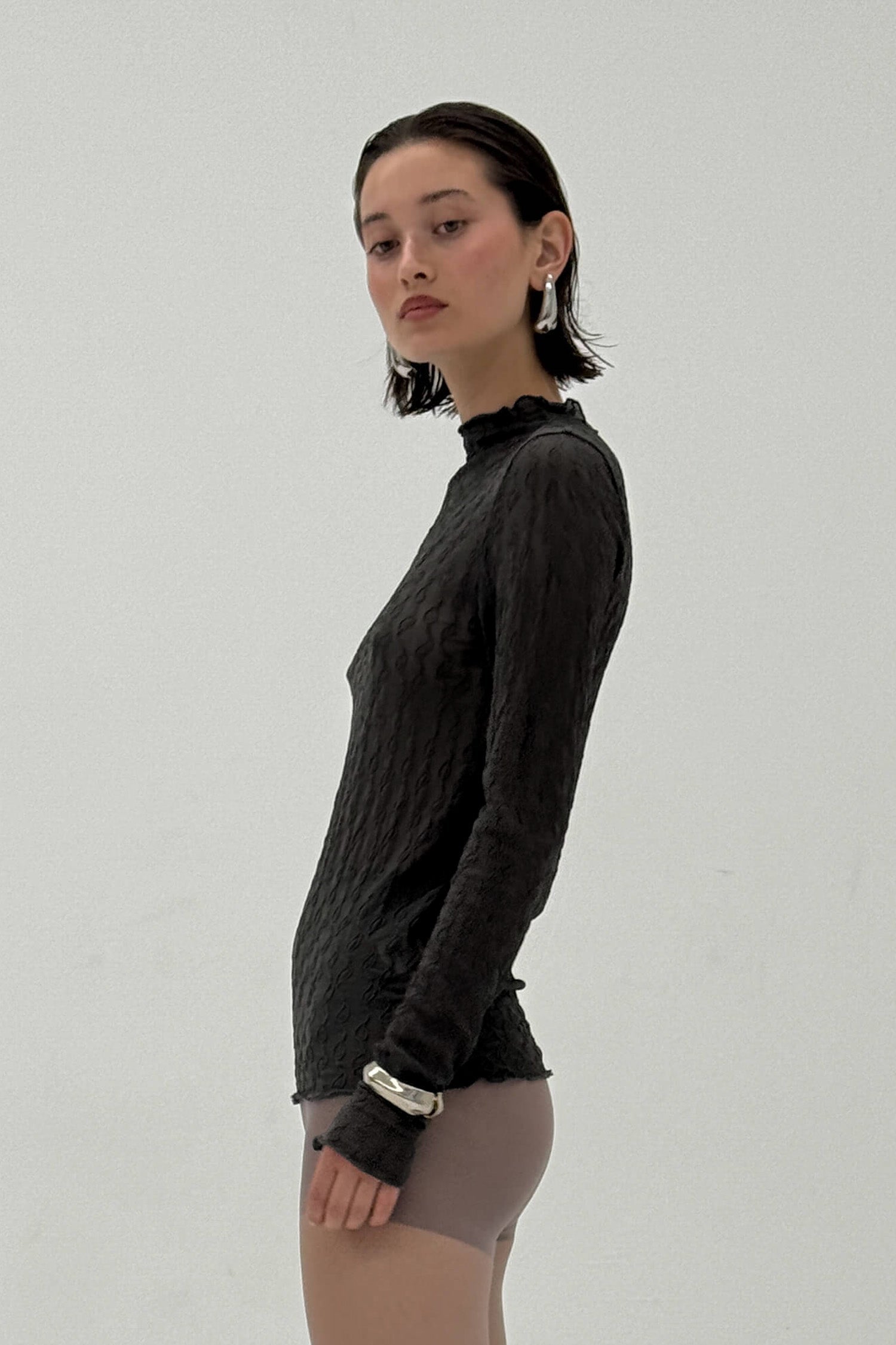 【新品】V12 30%OFF　モックハイネックシャツ 黒　レディース Mochi｜petit high necked shirt [black] ハイネックシャツ - Palm