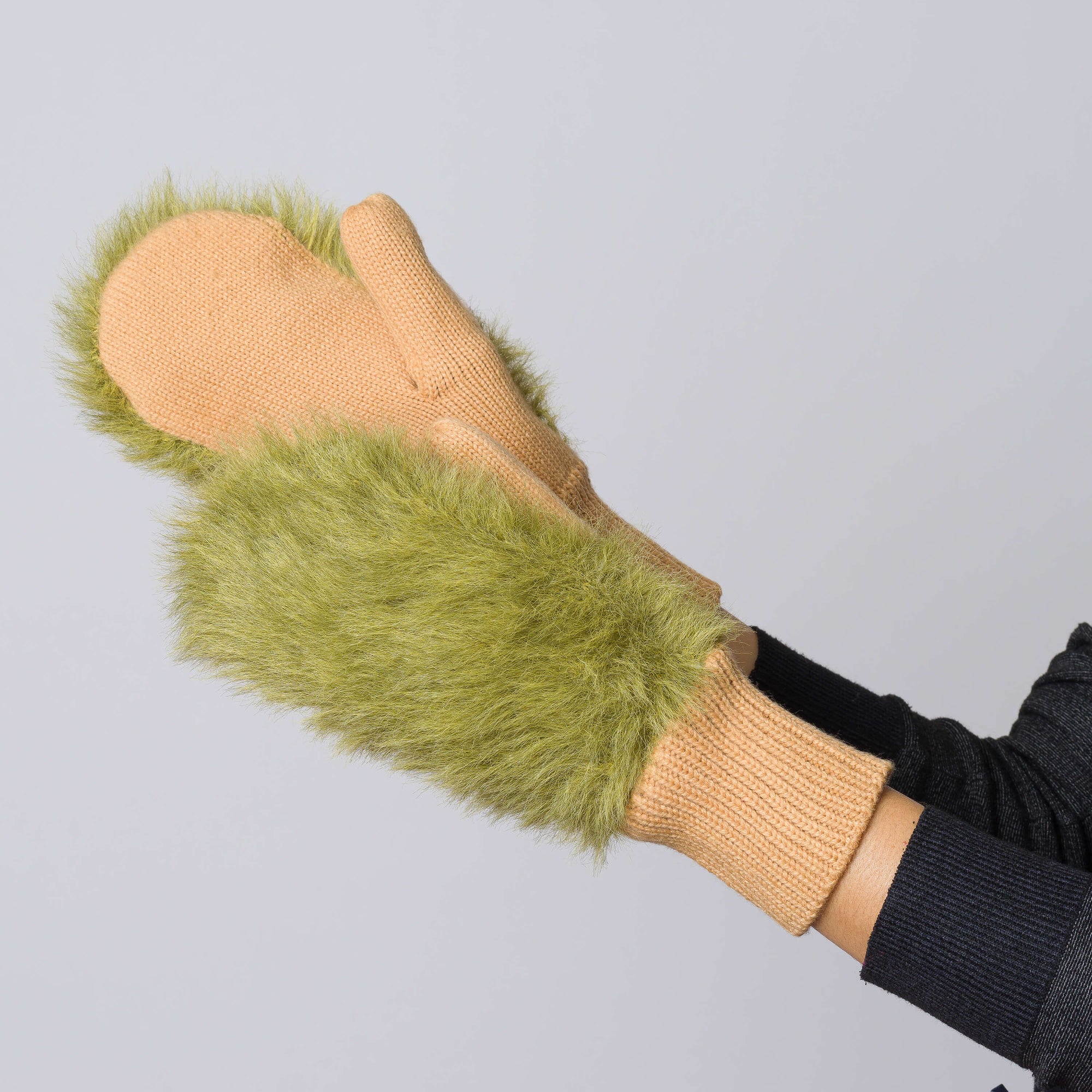 Verloop - Faux Fur Knit Mittens -