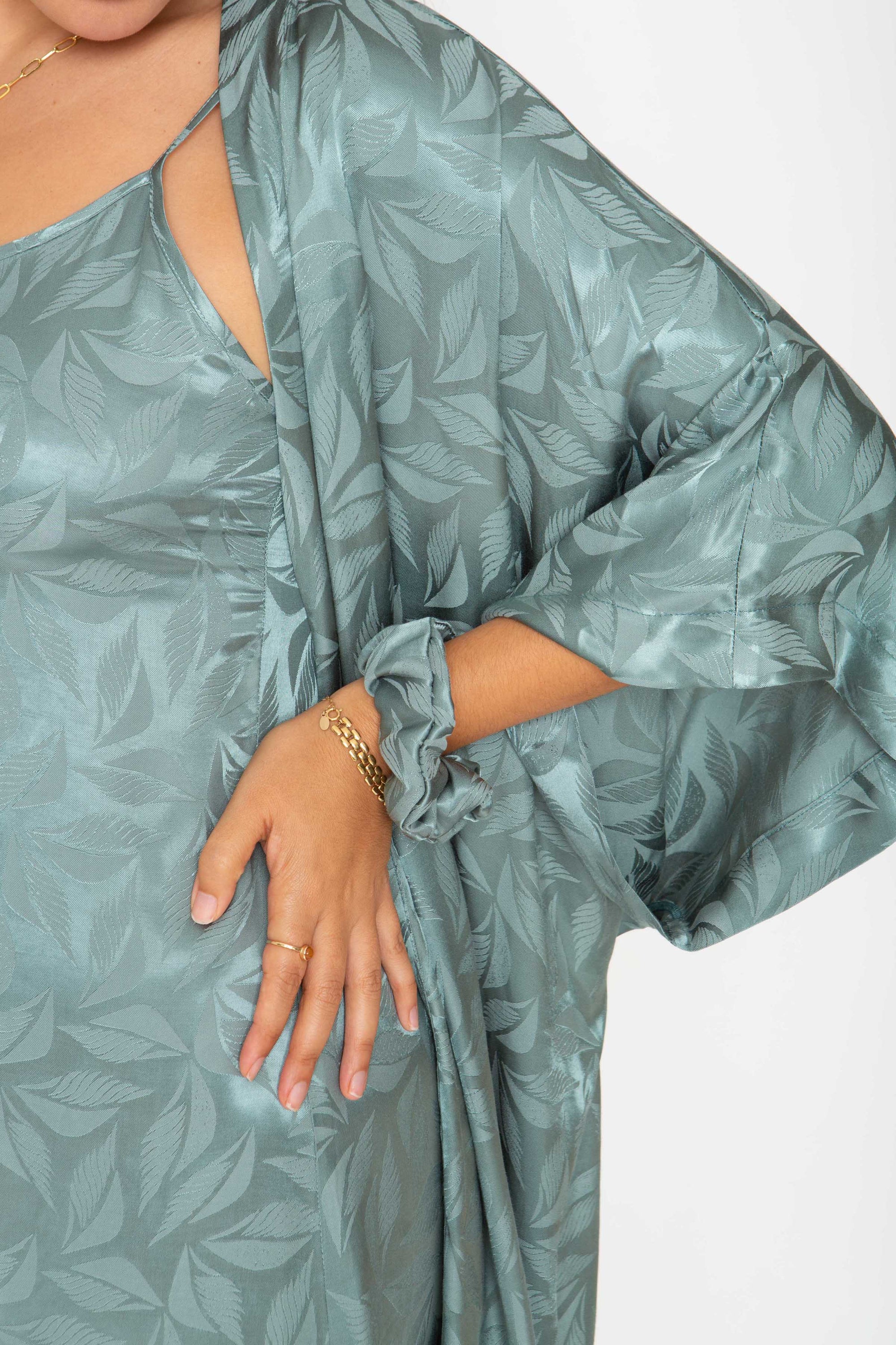 The Short Robe - Sea Foam Palm