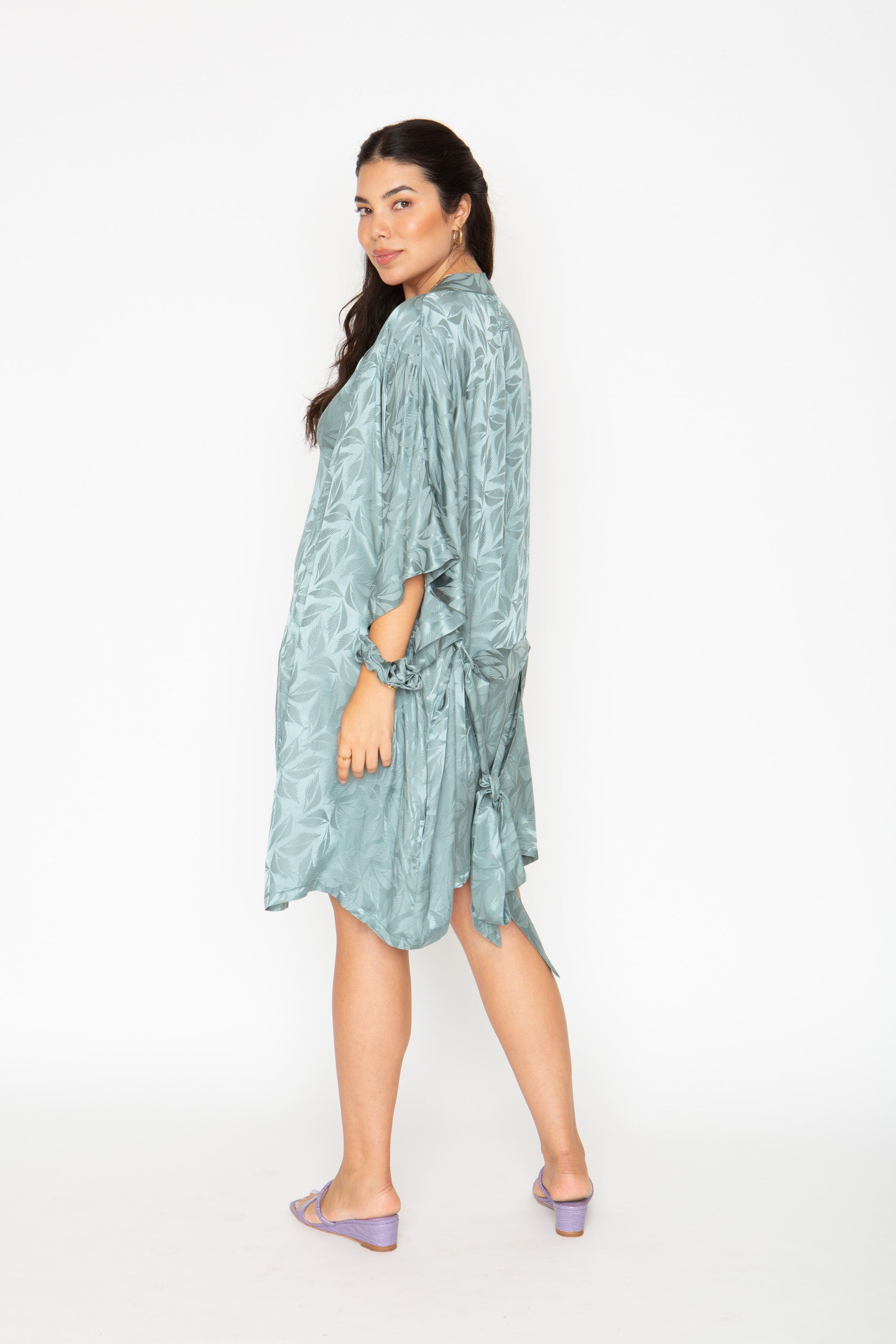 The Short Robe - Sea Foam Palm