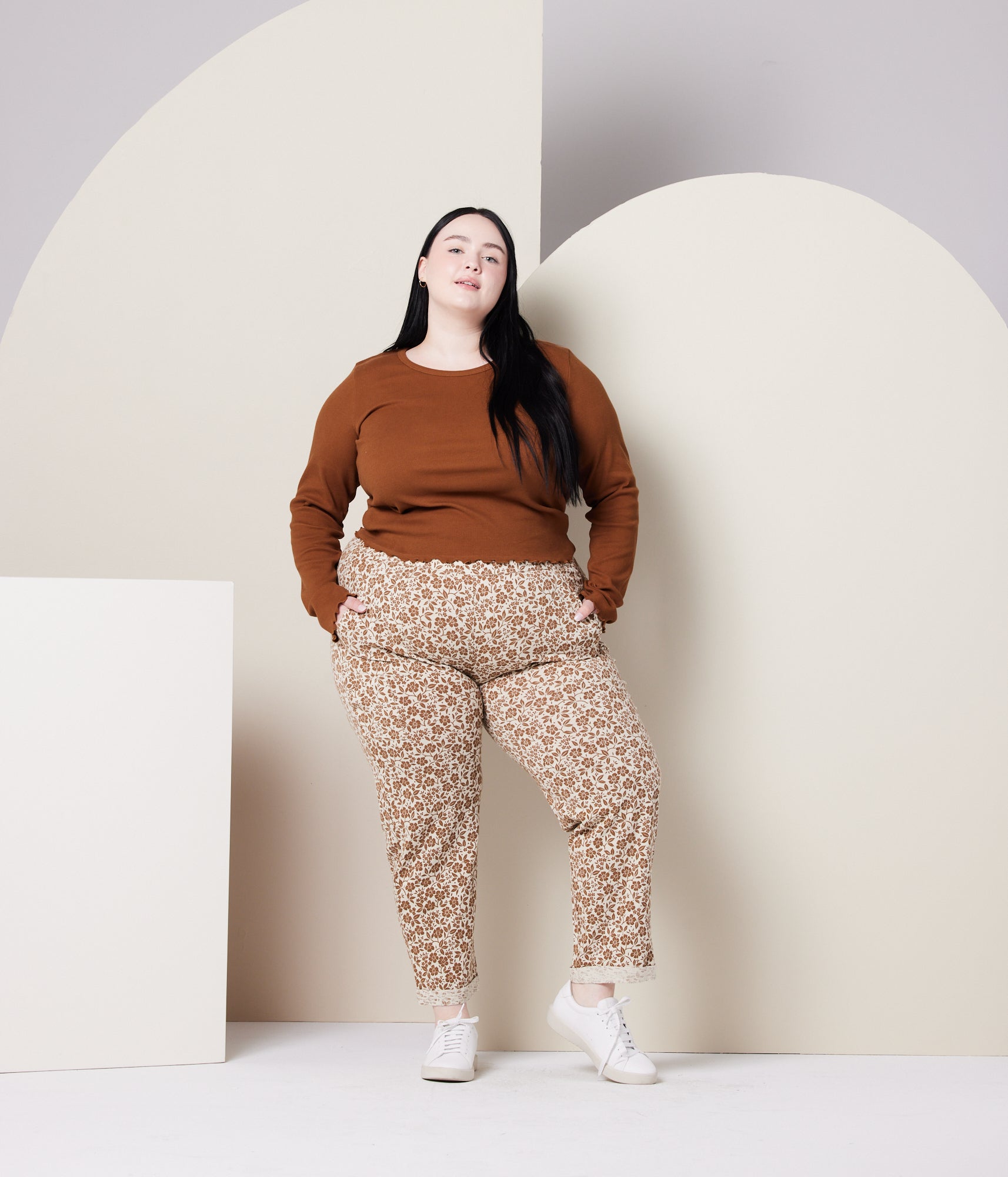 Known Supply - Nolan Pant - Spice Happy Flower -