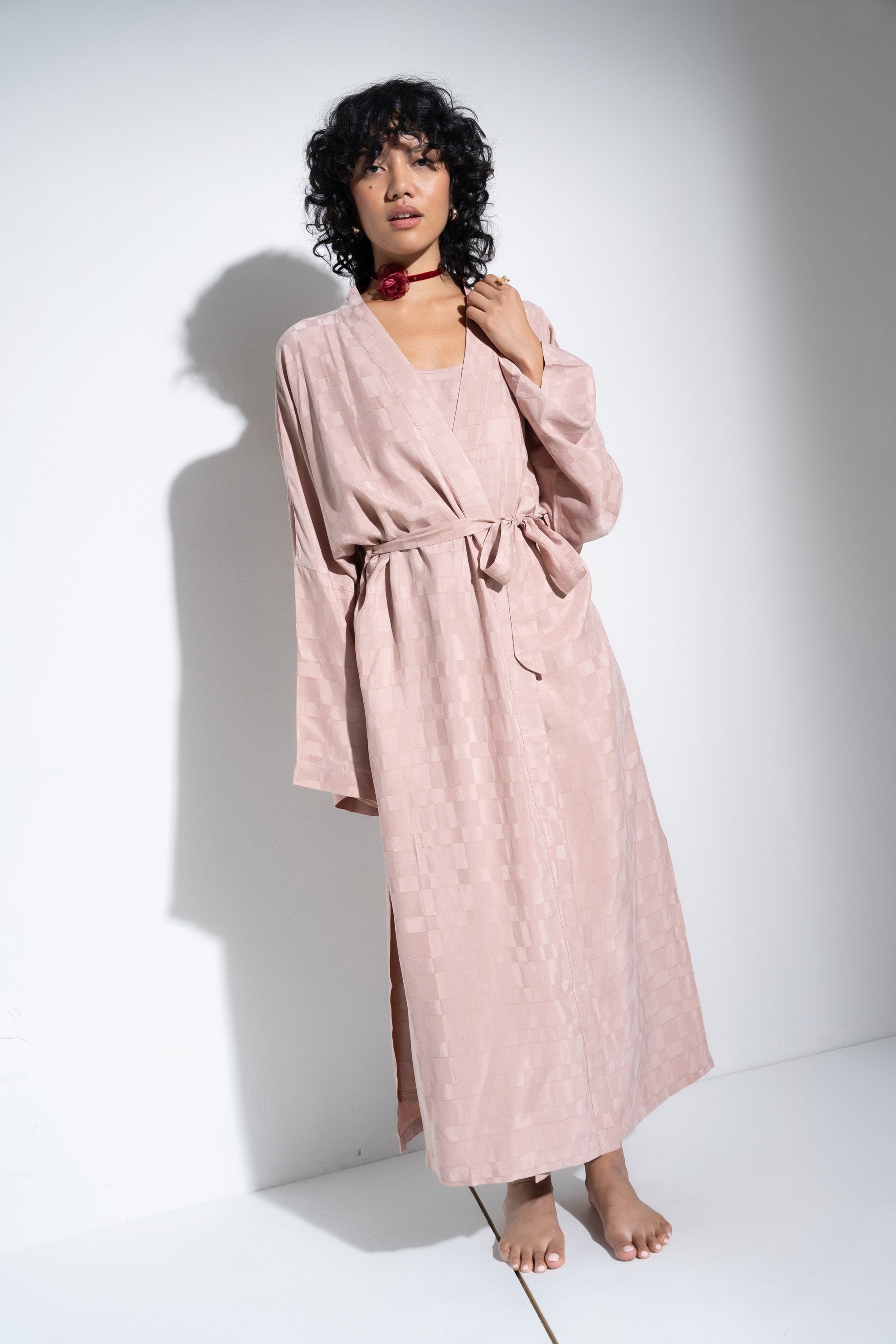 Be Idle - The Long Robe - Rose -