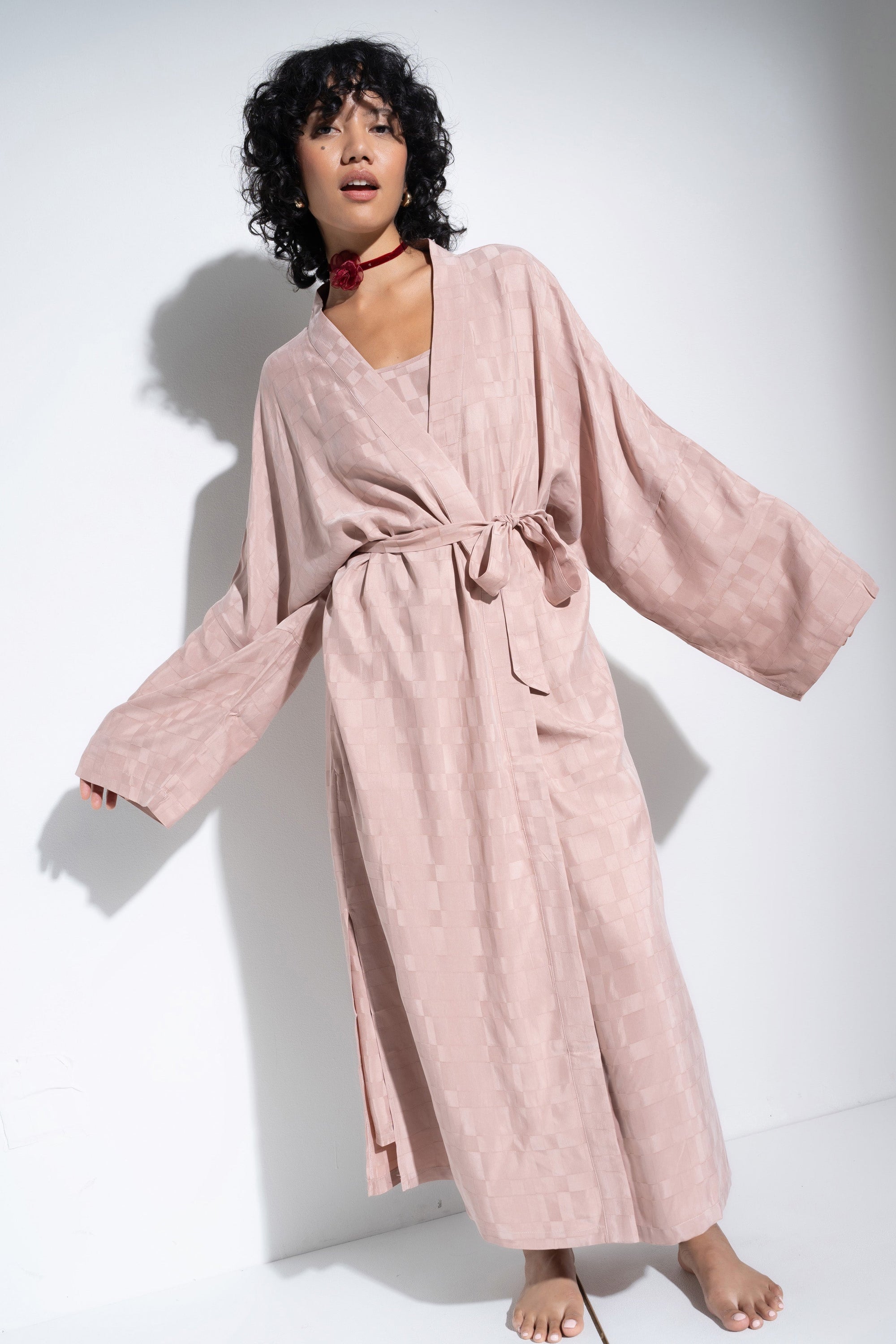 Be Idle - The Long Robe - Rose -