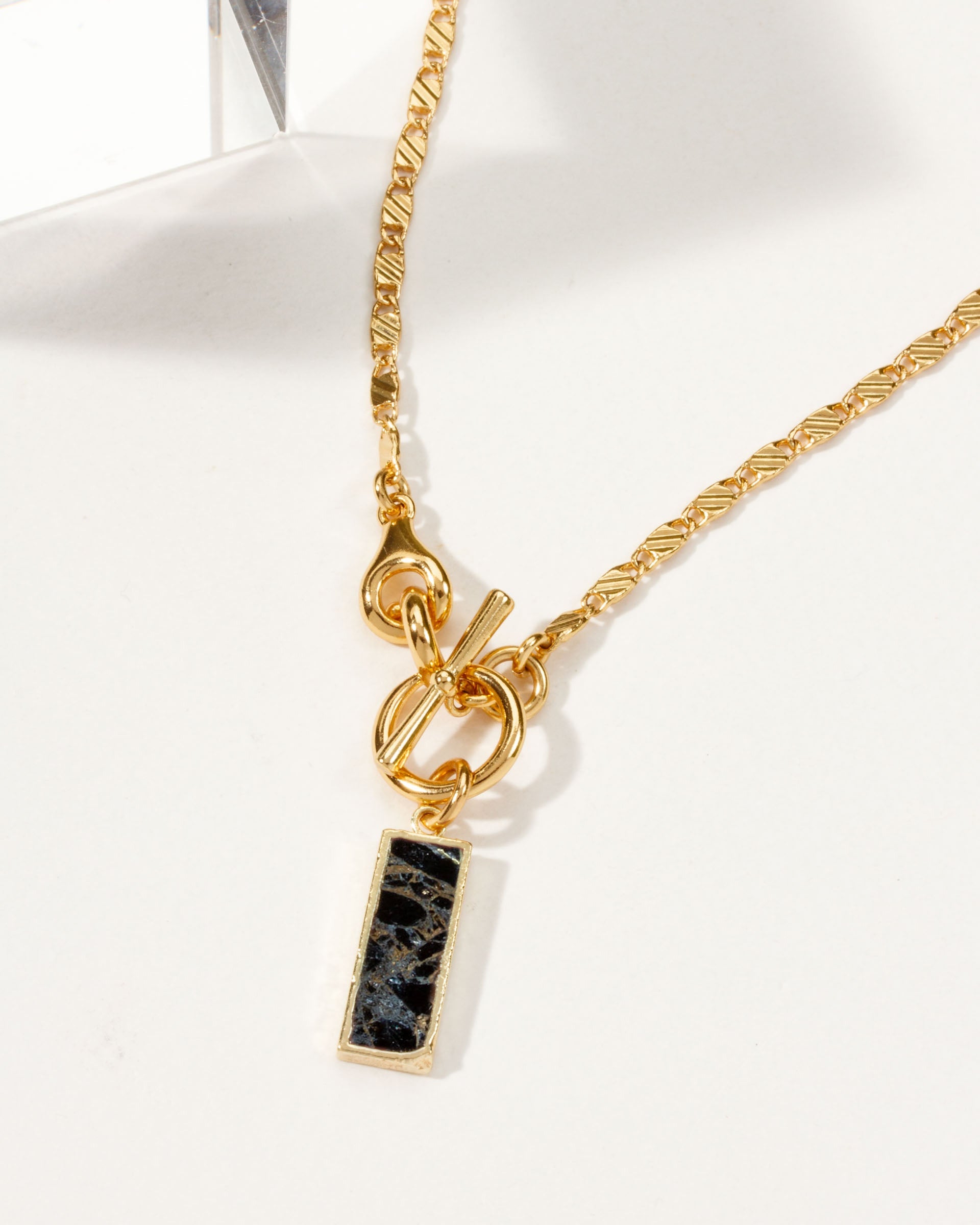 Hookup Toggle Necklace