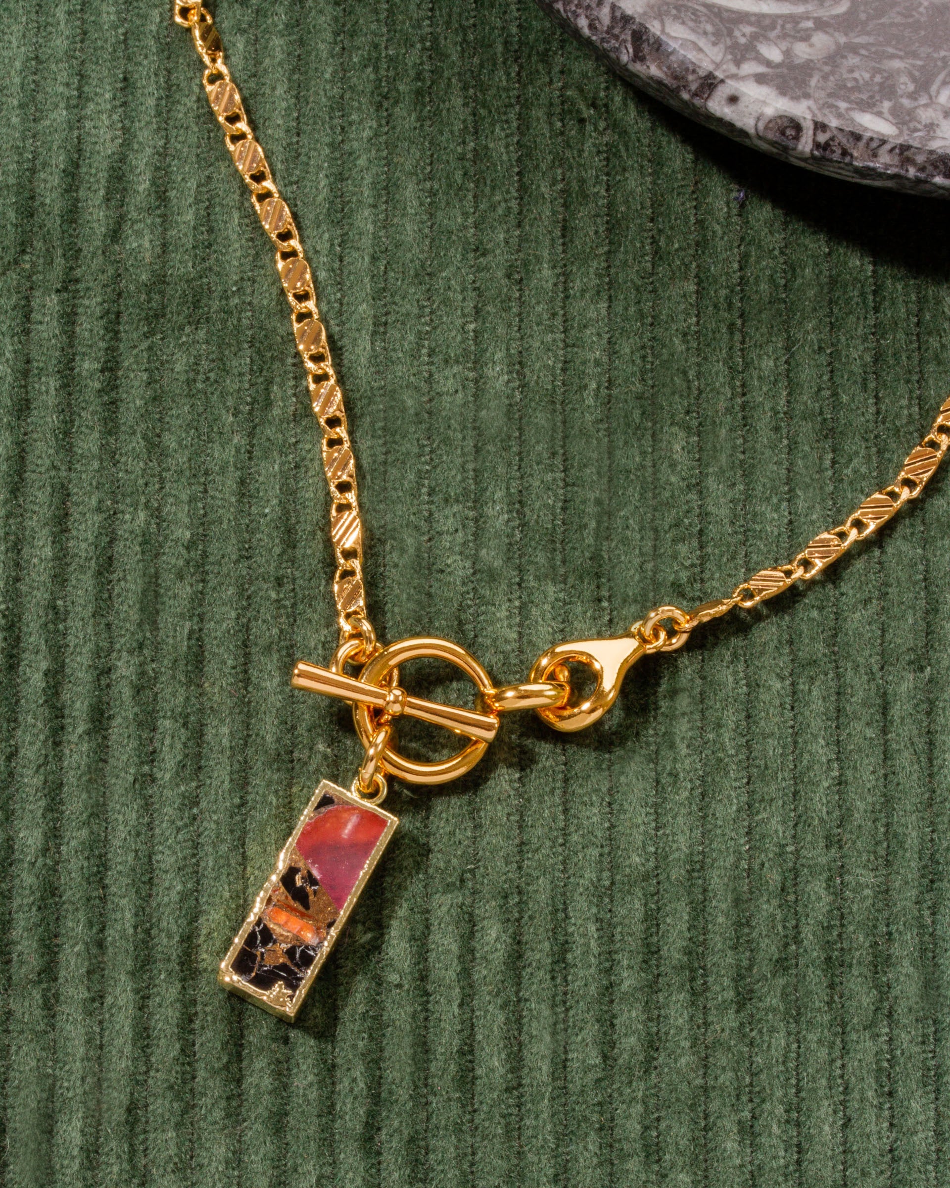 Hookup Toggle Necklace