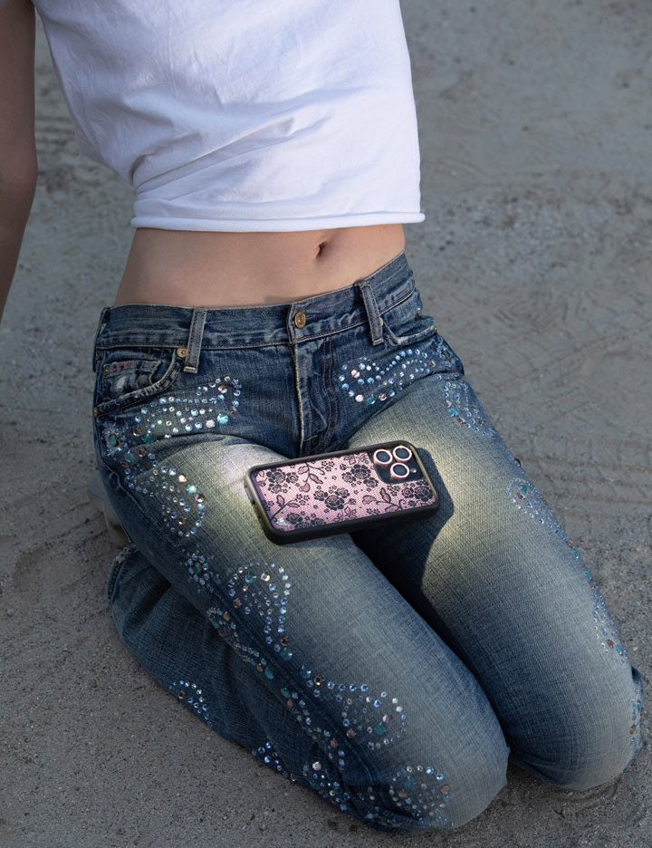 Supporting Image 05 Lace Lover iPhone Case