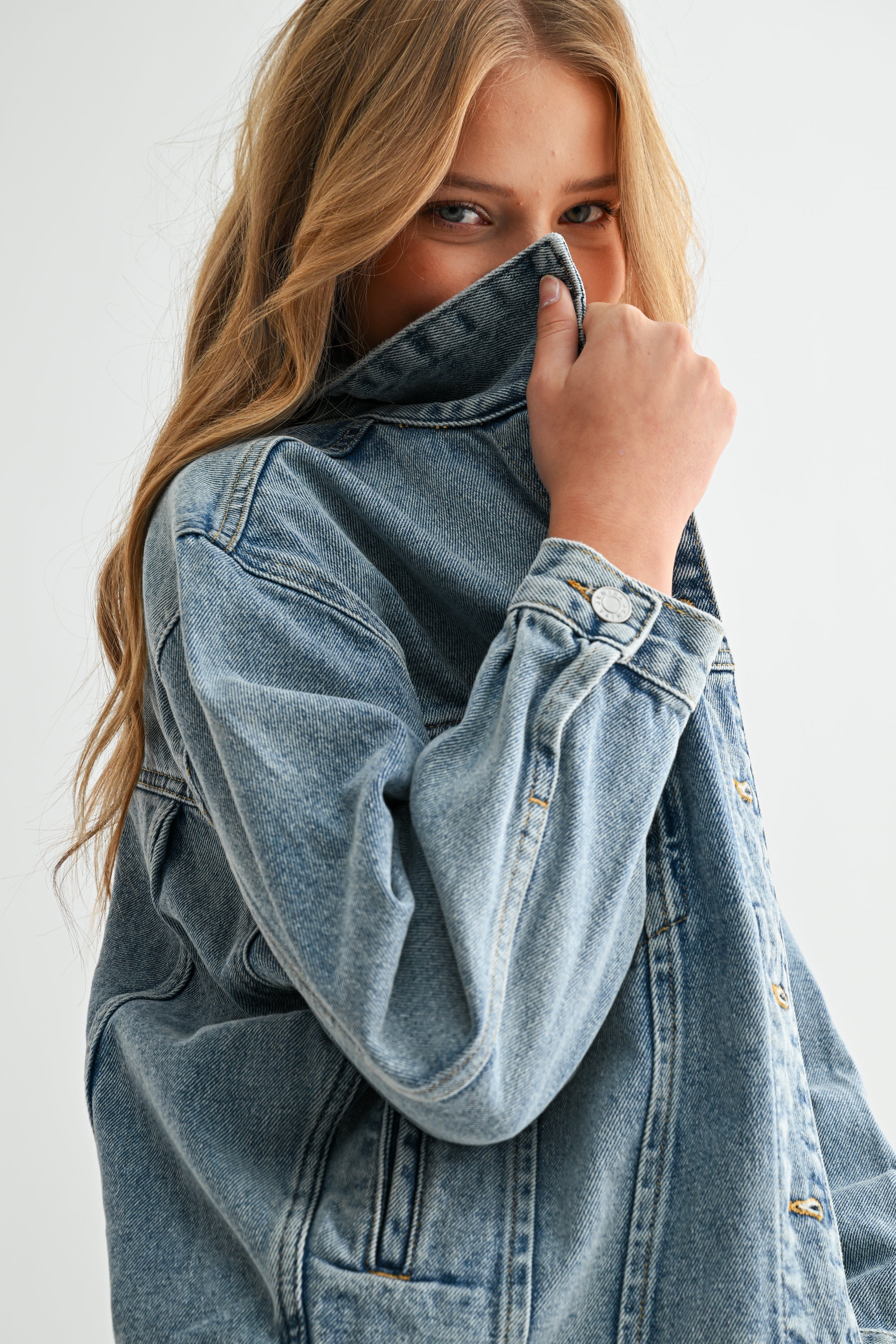 The Aura Cropped Denim Jacket – offe market