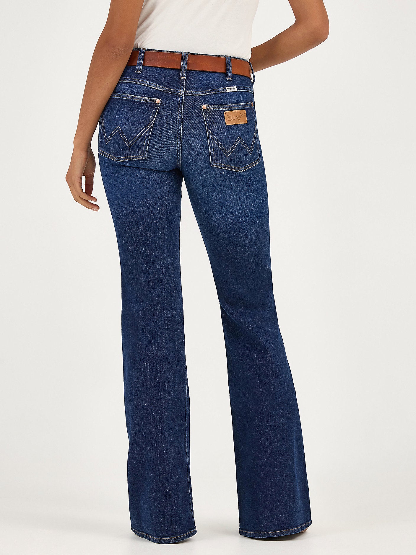 Wrangler - Mid-Rise Flare Jean - Weathered Rinse -