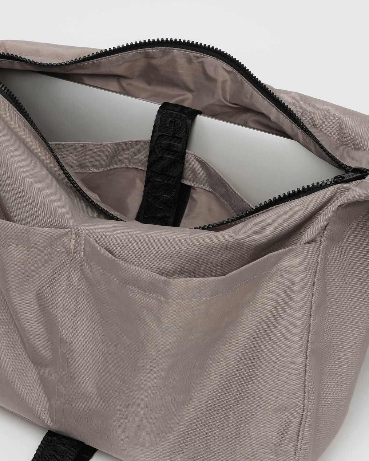 Baggu - Nylon Messenger Bag - Dove -