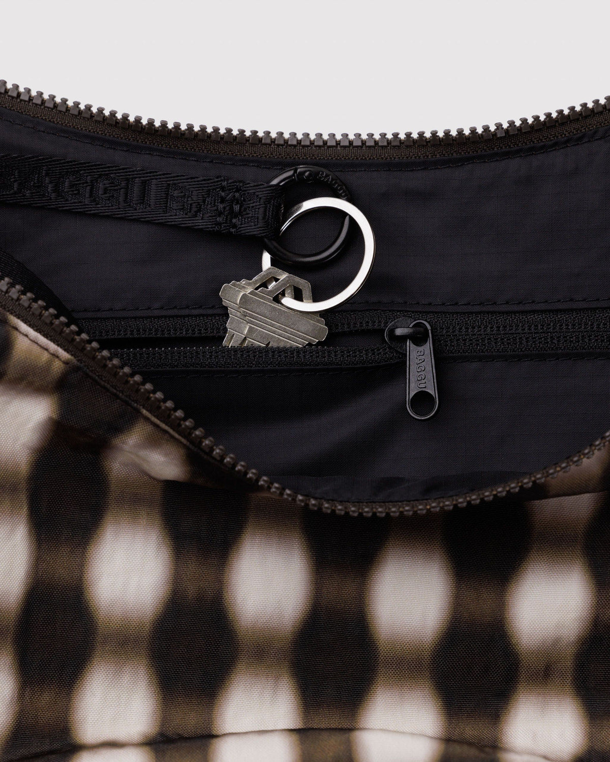 Baggu - Medium Nylon Crescent Bag - Blurred Gingham Brown -