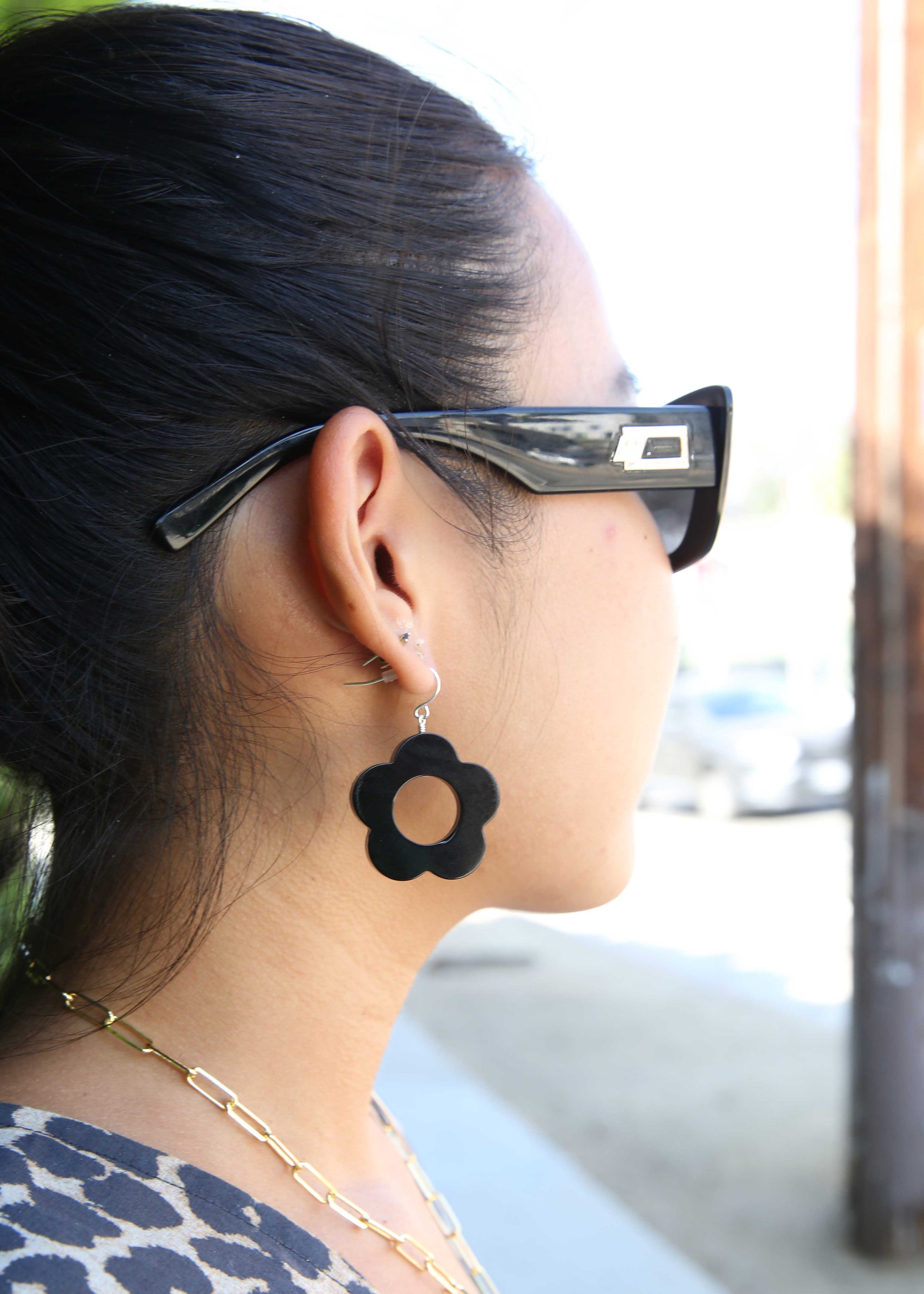 Luna Norte - Gemstone Daisy Earrings - Obsidian -