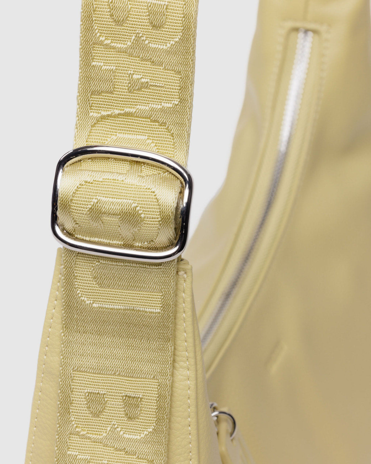 Baggu - Medium Recycled Leather Crescent Bag - Straw -