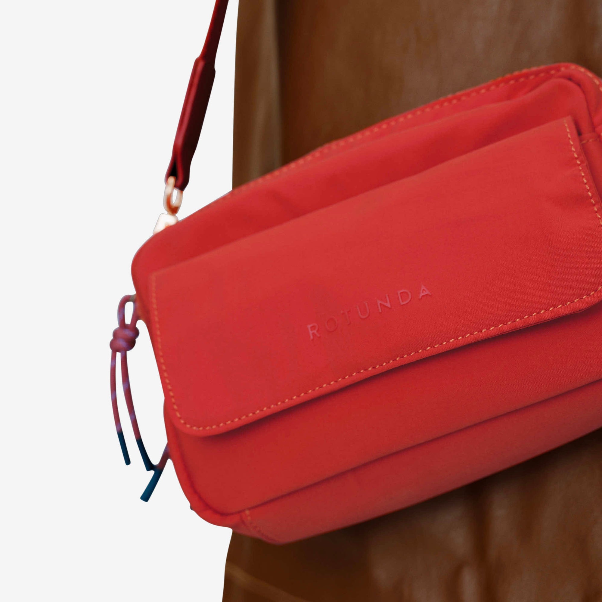 Chett Crossbody Bag in Red