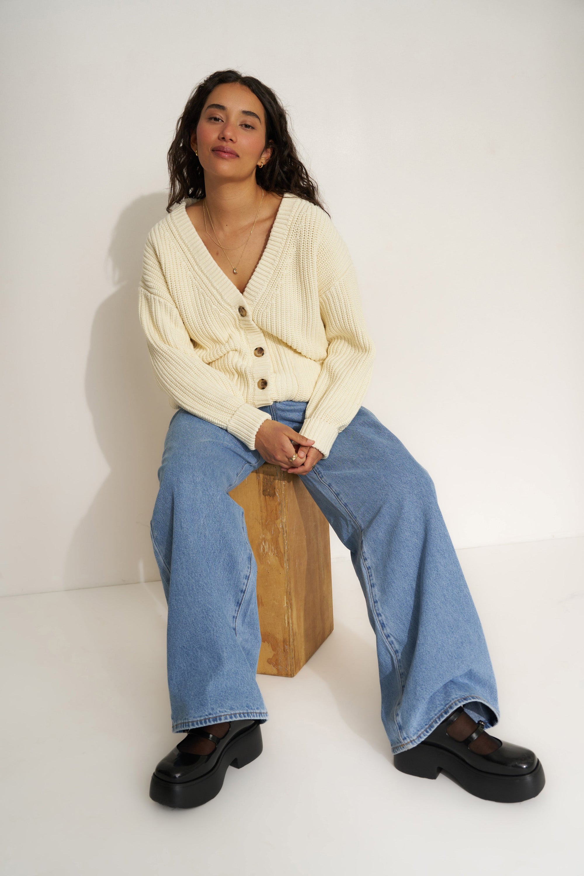 Callahan Knitwear - The Cardigan - Creme -