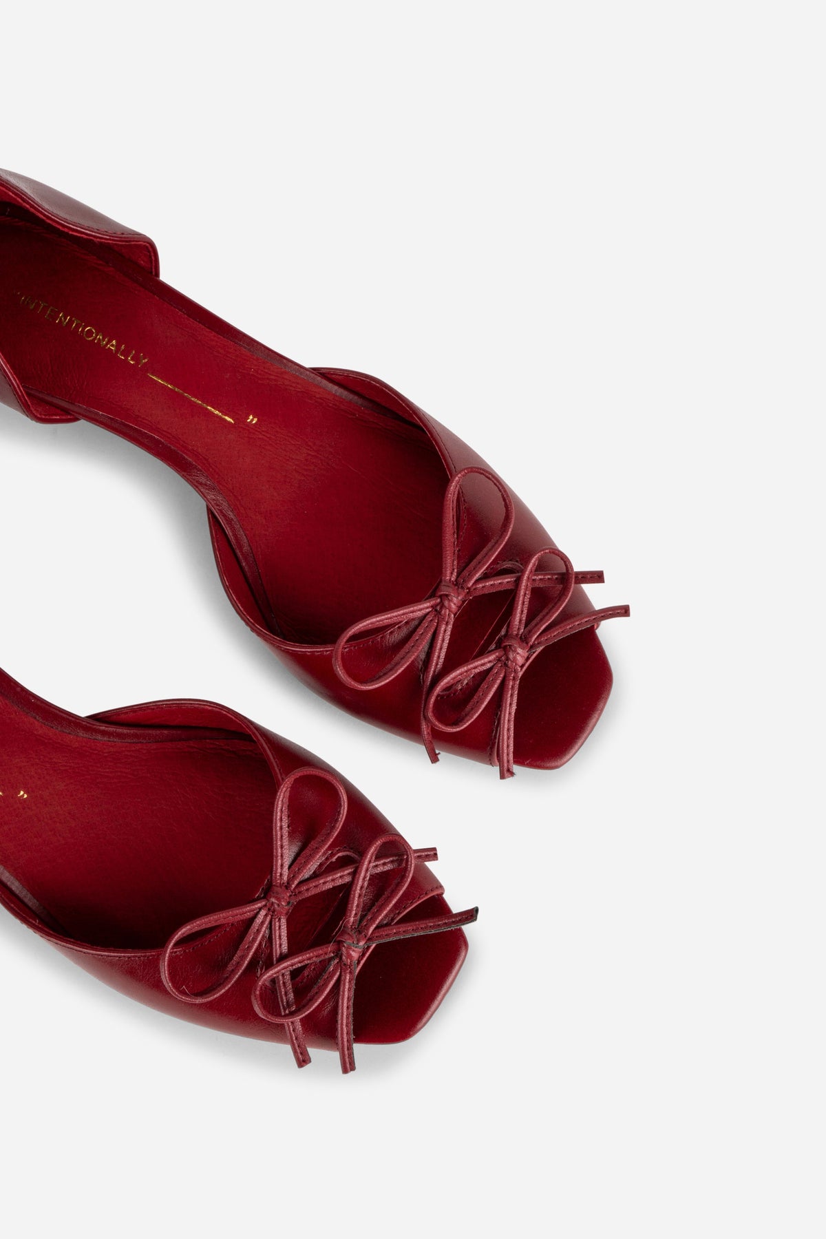 Intentionally Blank - Carol Peep Toe Kitten Heel -