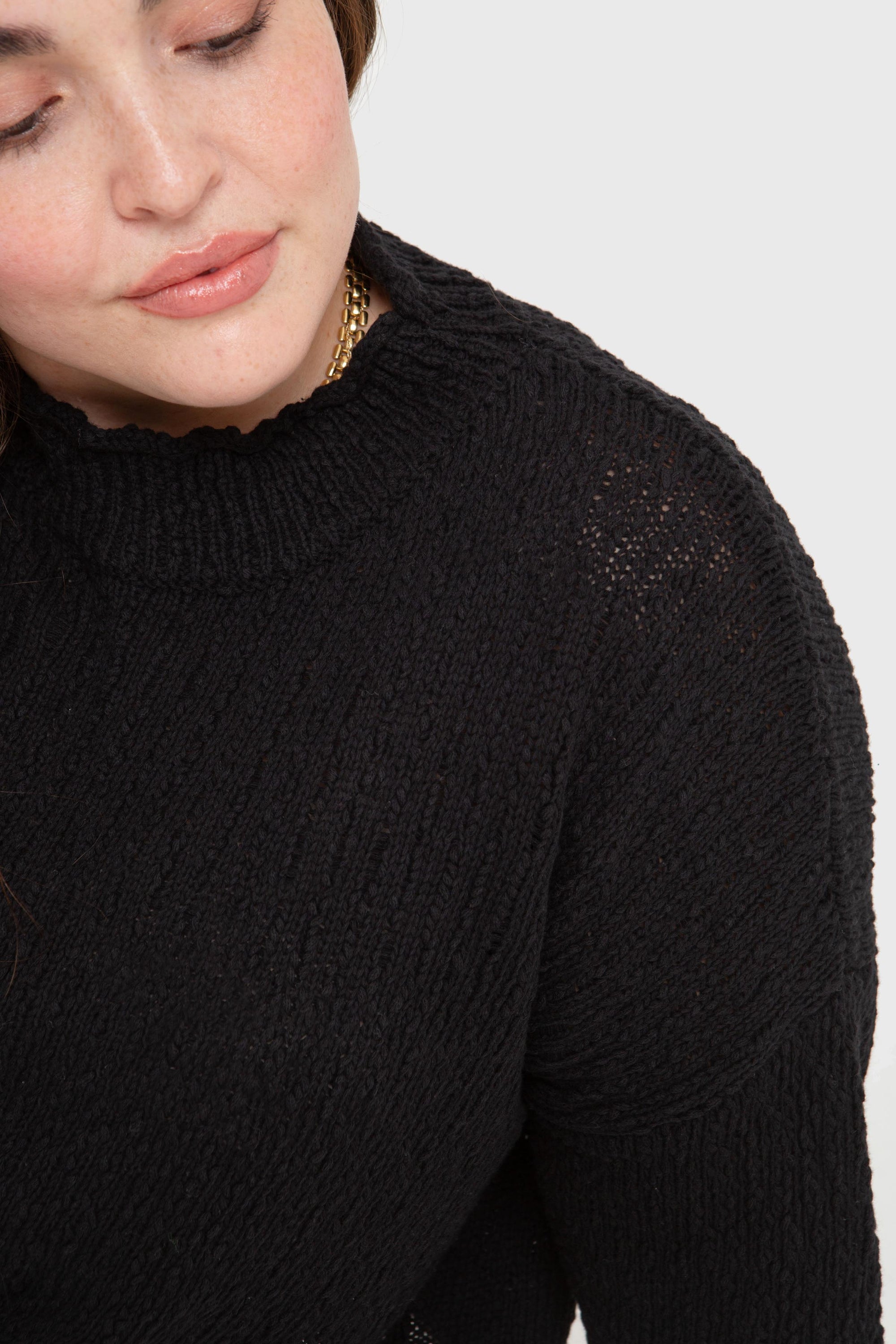 The Mock Neck - Black