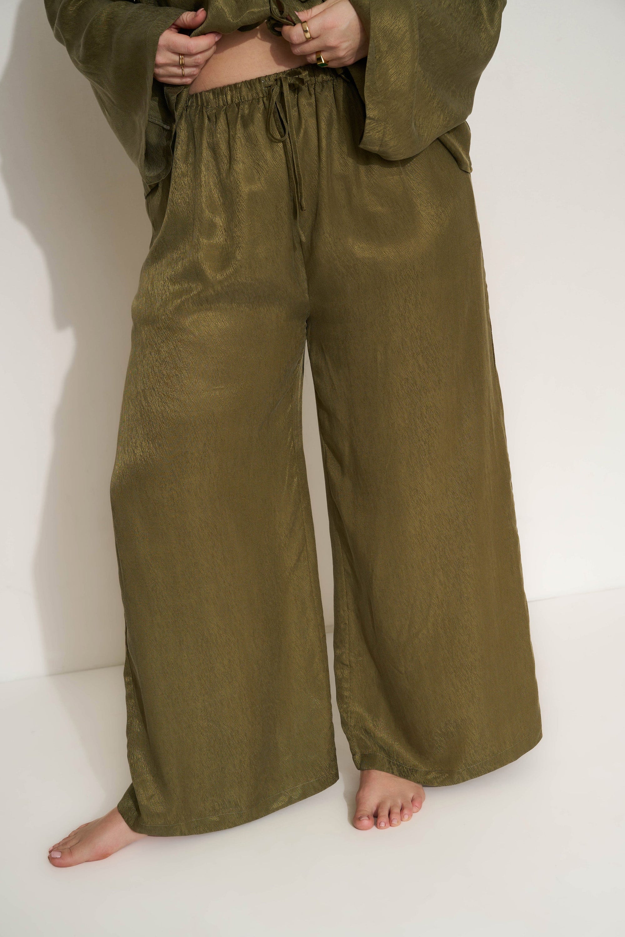 Be Idle - The Drawstring Pant - Olive -