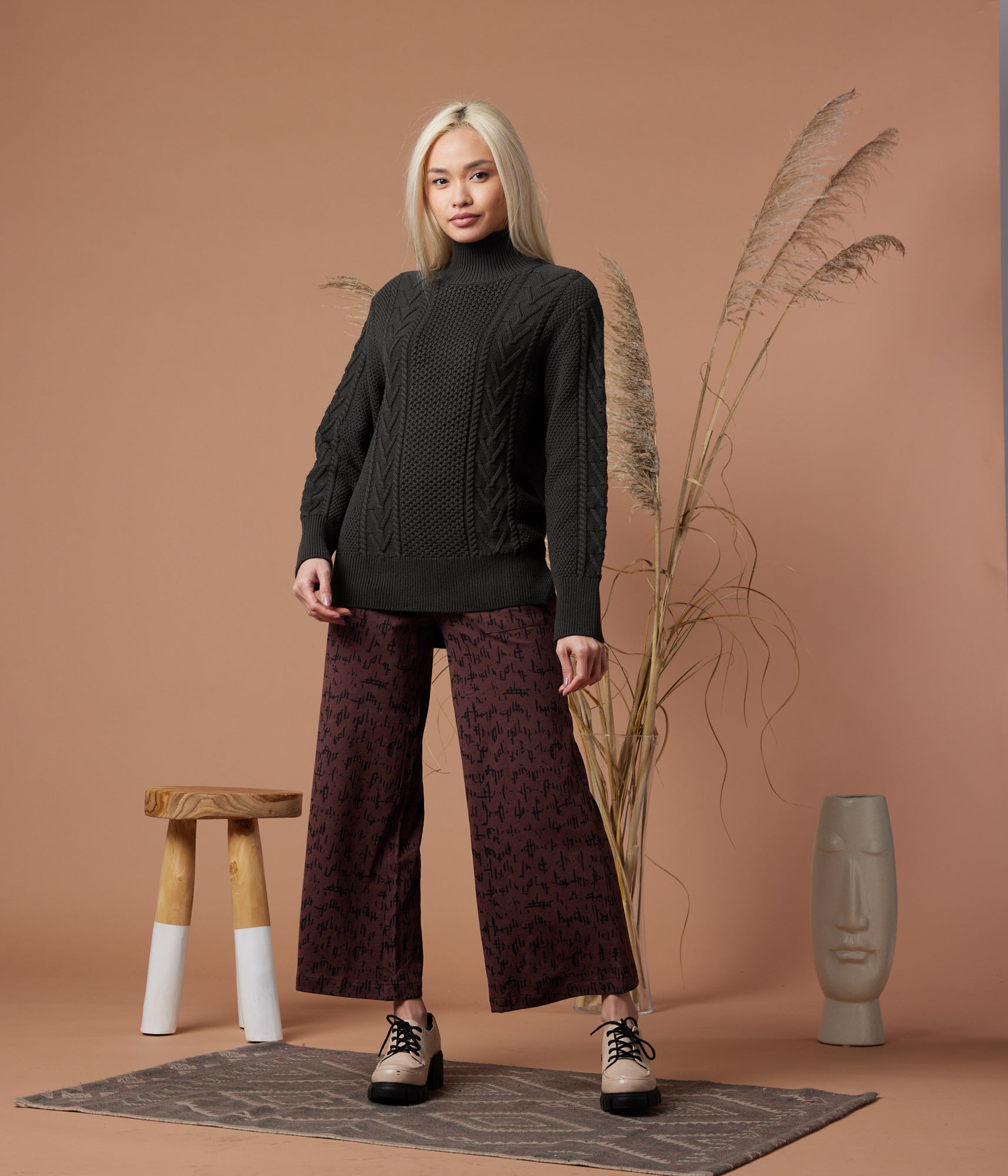 Known Supply - Dallas Sweater - Washed Black -