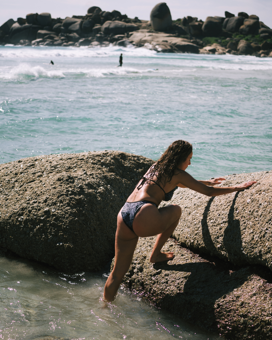 Noserider Surf Club - Triangle Surf Bikini Top in Dark Tropics -