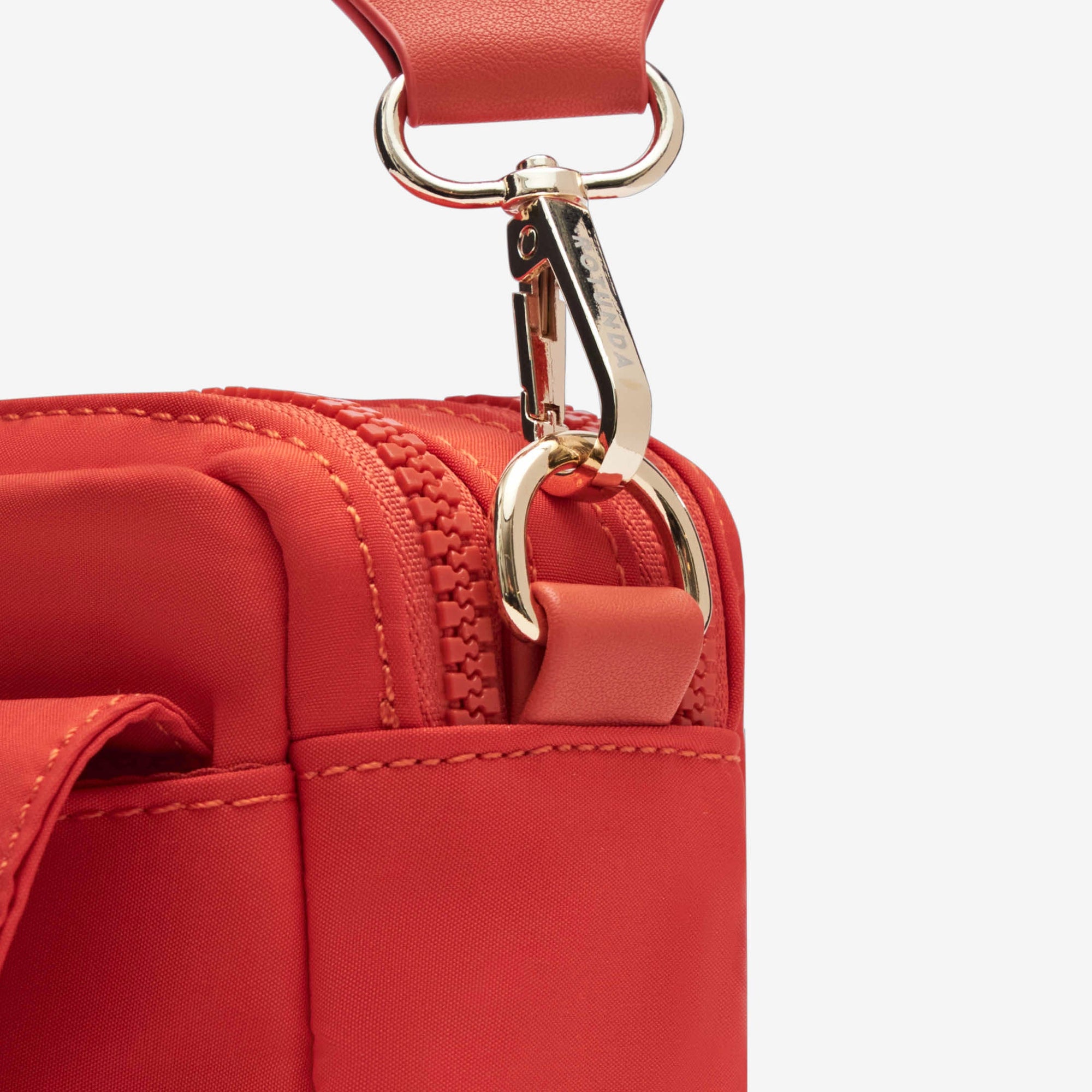 Chett Crossbody Bag in Red