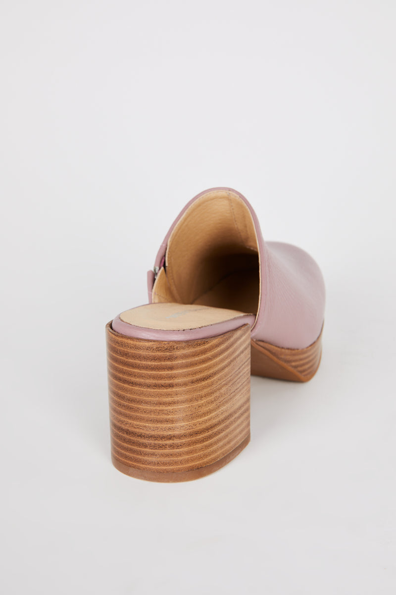 Intentionally Blank - Facts Leather Platform Clog -