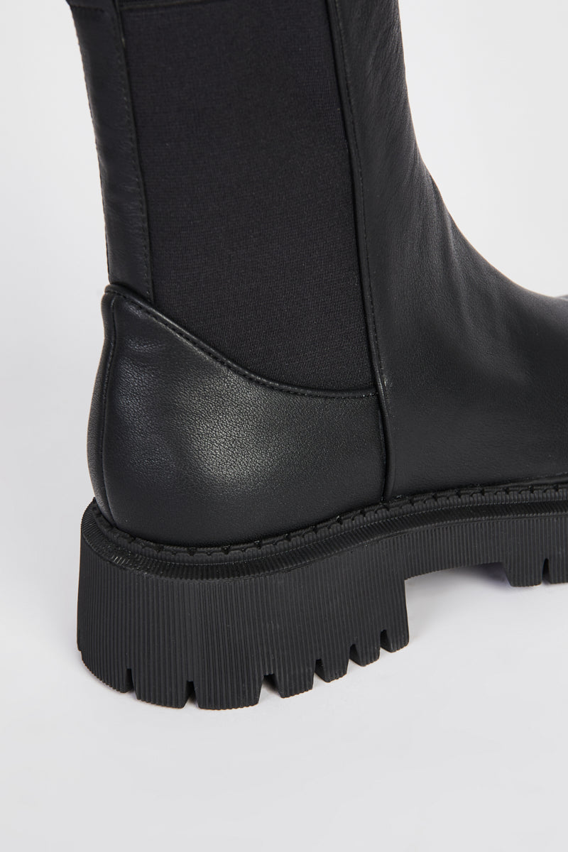 Guided Pull On Lug Sole Boot