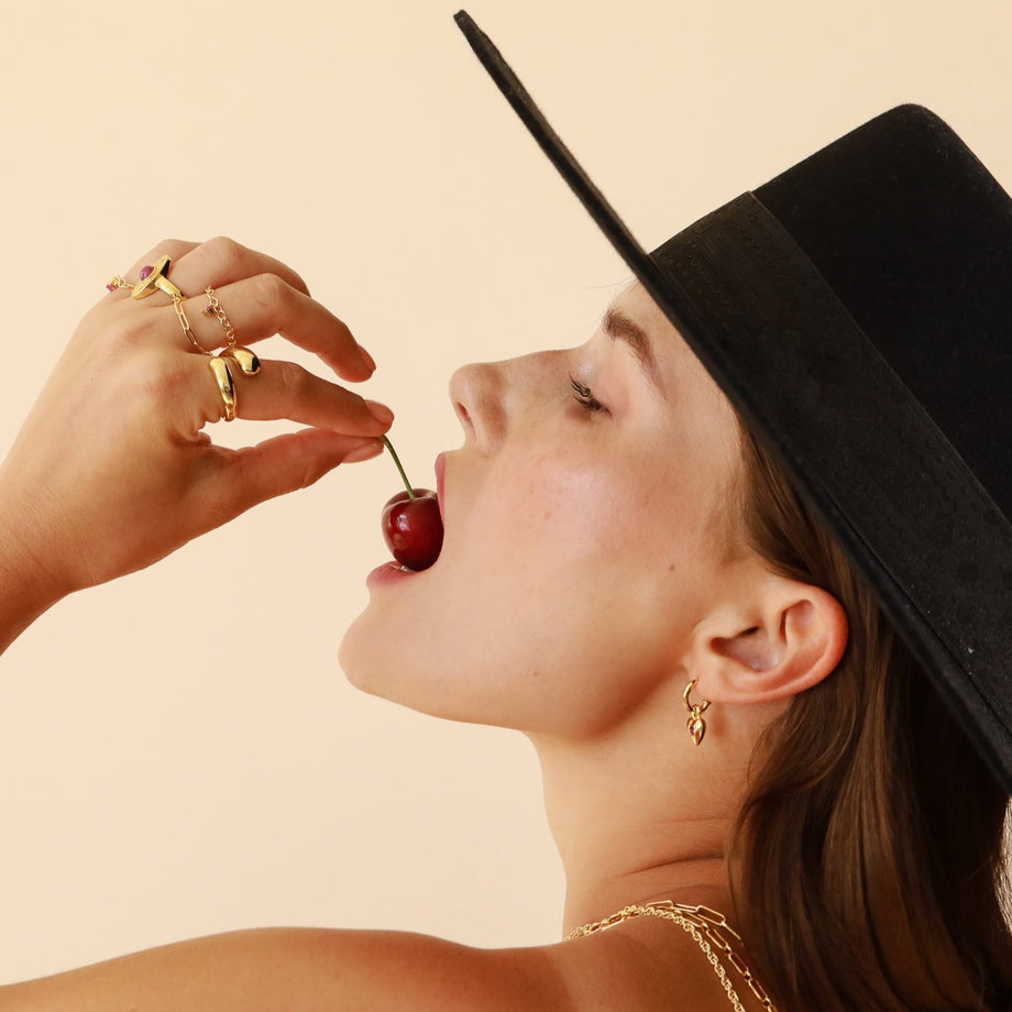 Leeada - Cadena Gem Ring - Gold Ruby -