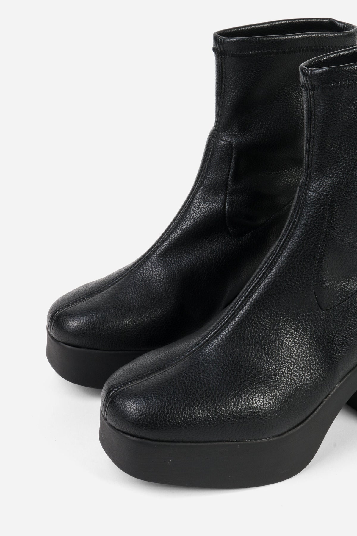 Intentionally Blank - Marlowe Vegan Platform Boot Black Sole -