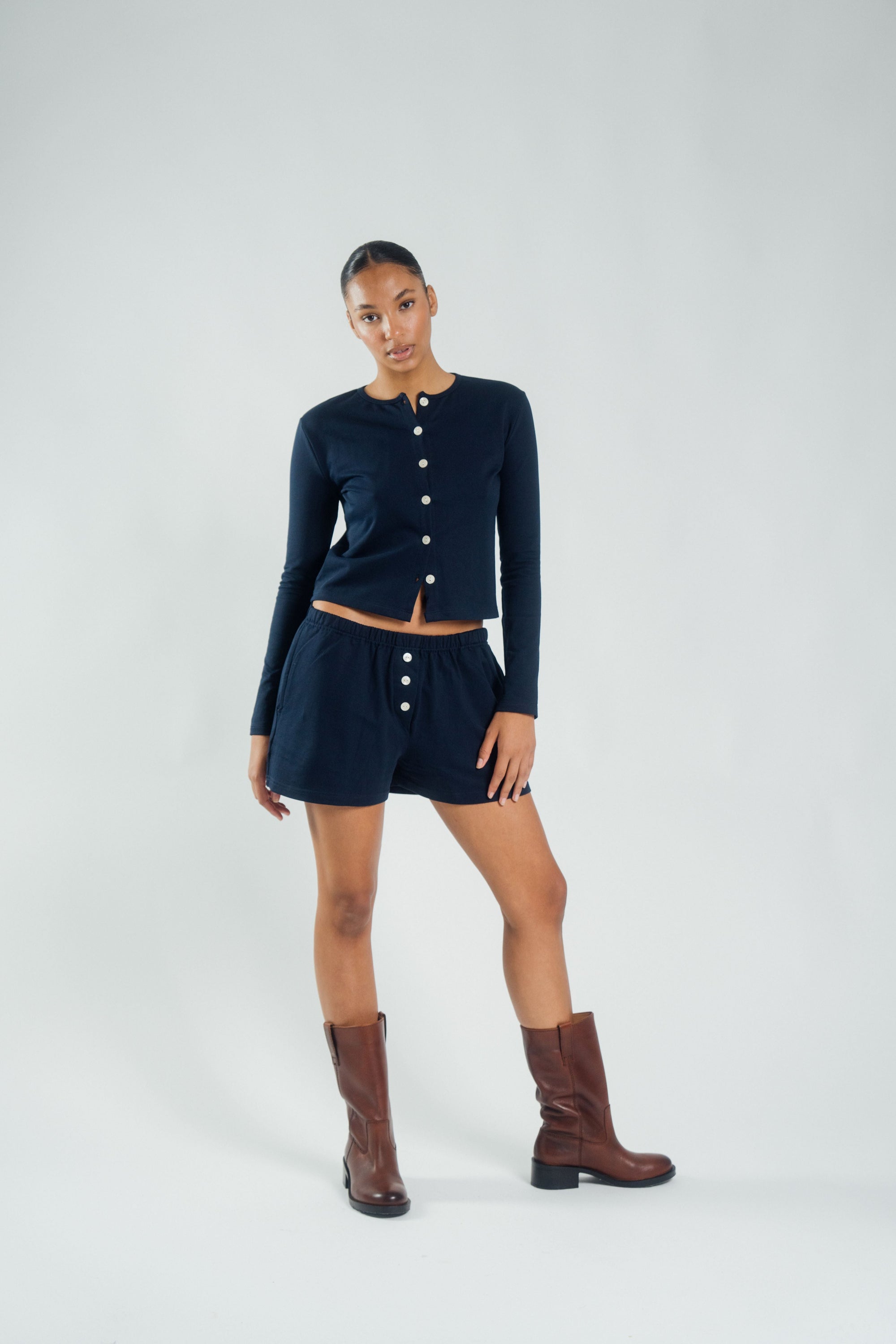 Wildflo Studio - Cotton Shorts Navy -