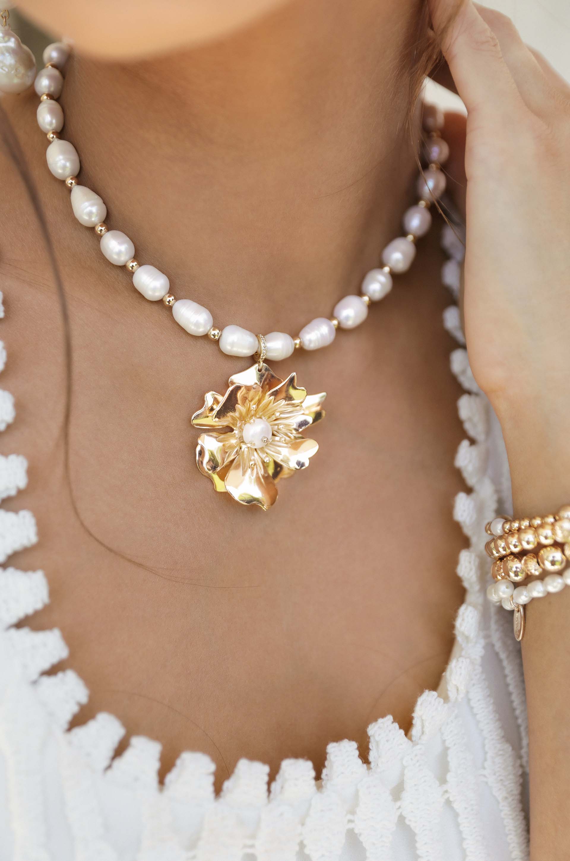 Ettika - Golden Petals and Pearl Necklace -