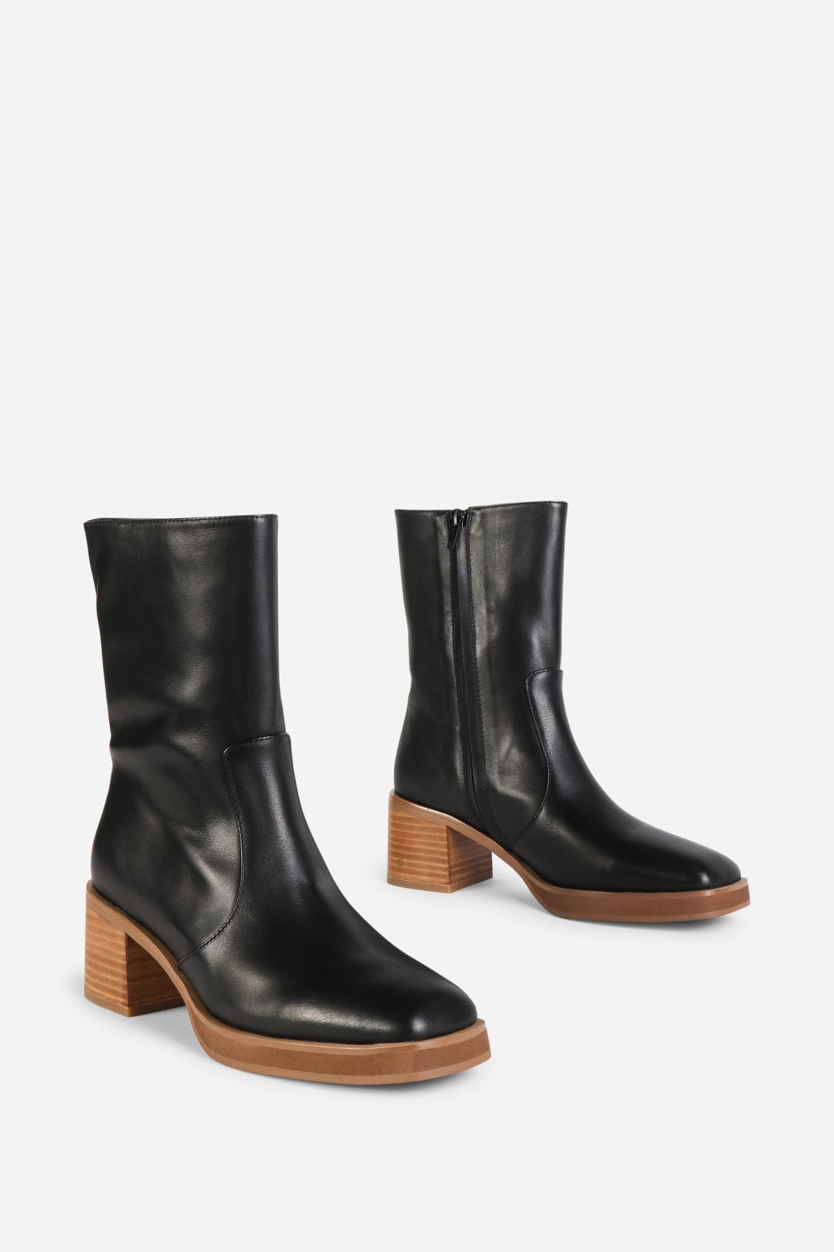 Intentionally Blank - Norfolk Stacked Heel Ankle Boot - BLACK LEATHER