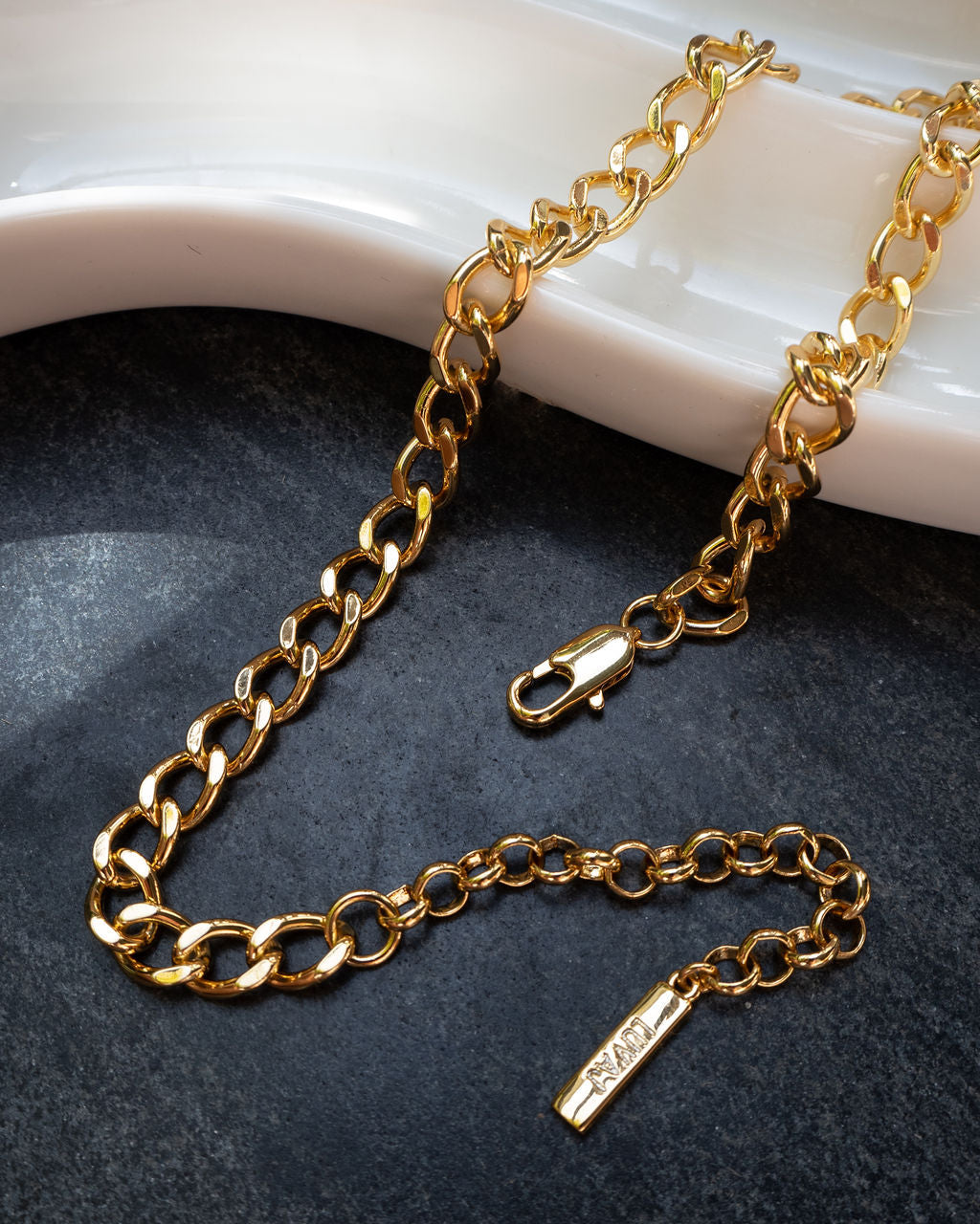 Luv Aj - The Classique Curb Chain - Gold -