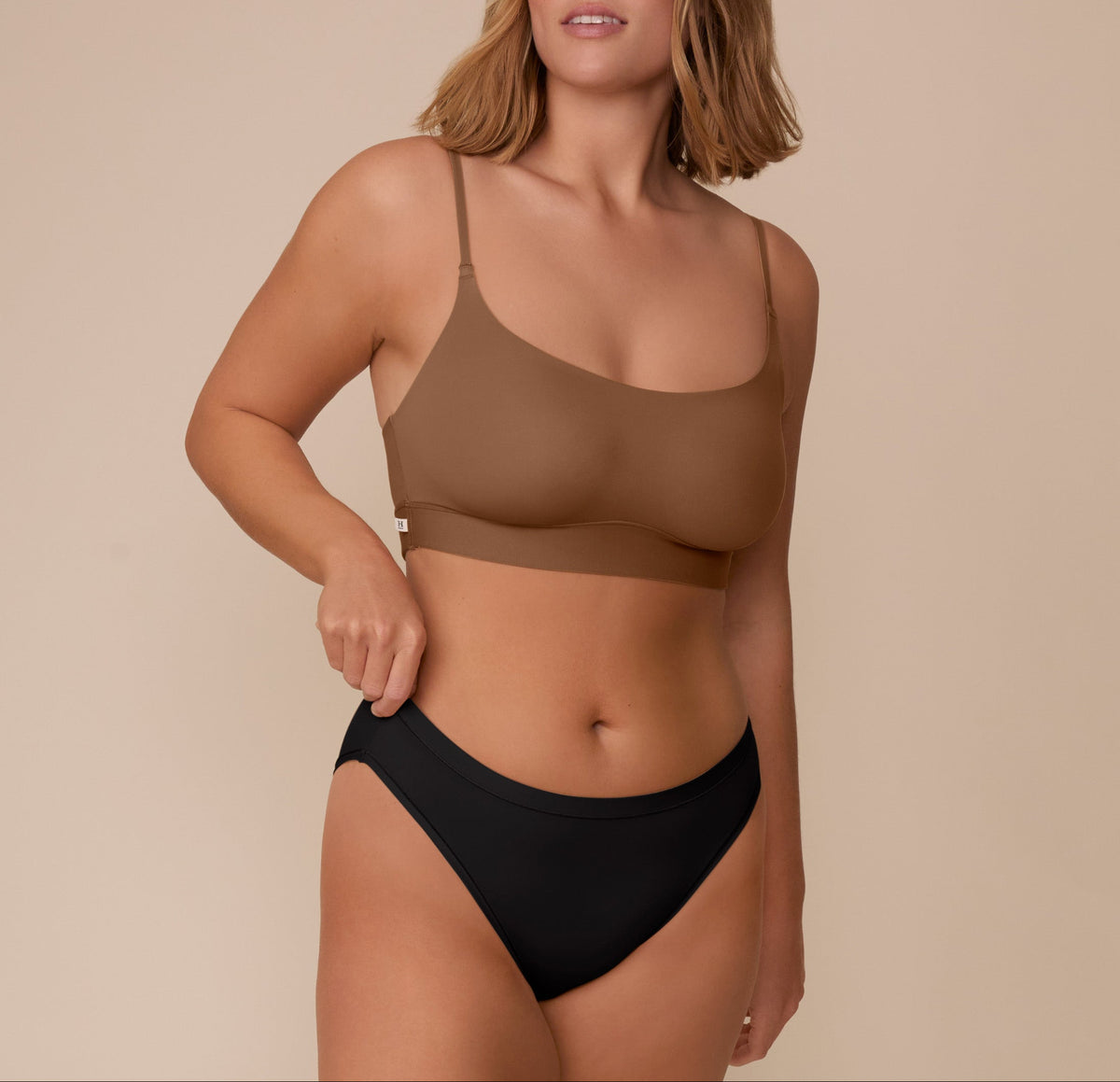 Harper Wilde - Bliss Scoop Adjustable Bralette - Brown -