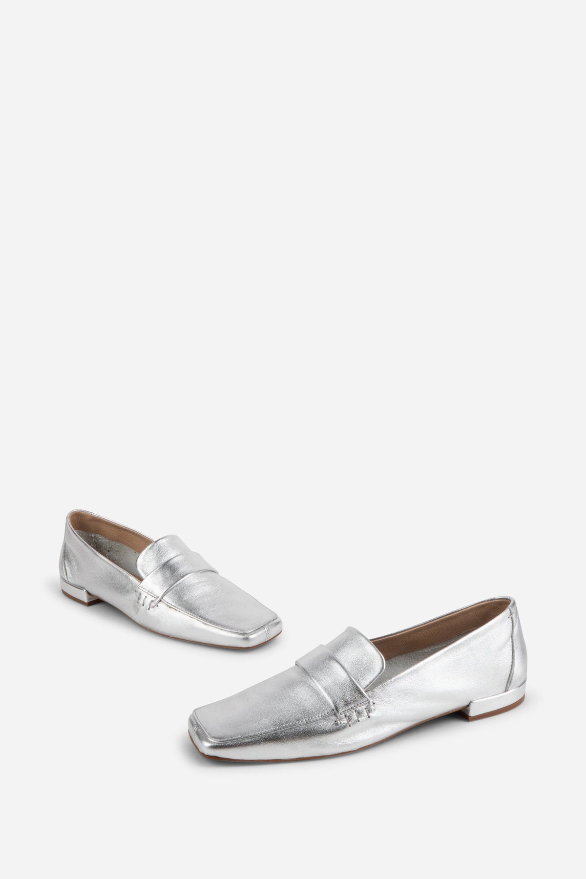 Intentionally Blank - Pinky Loafer -