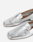 Intentionally Blank - Pinky Loafer -