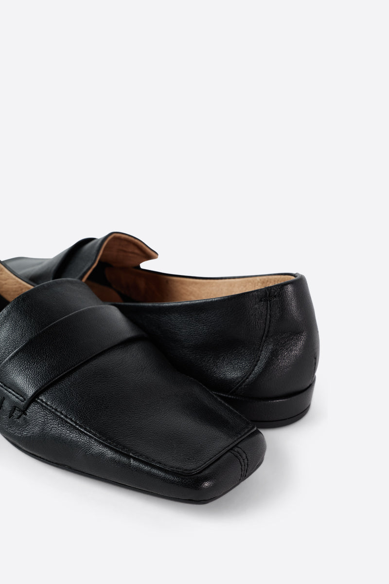 Intentionally Blank - Pinky Loafer -