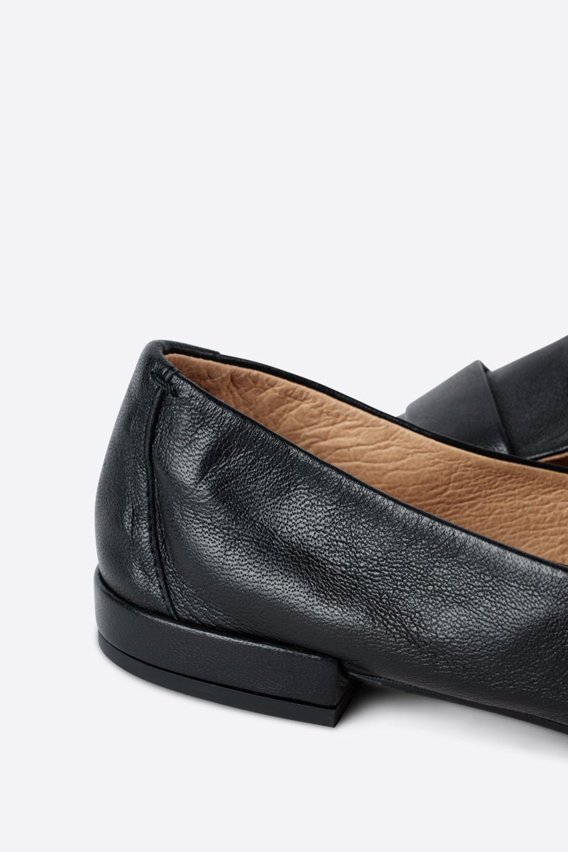 Intentionally Blank - Pinky Loafer -