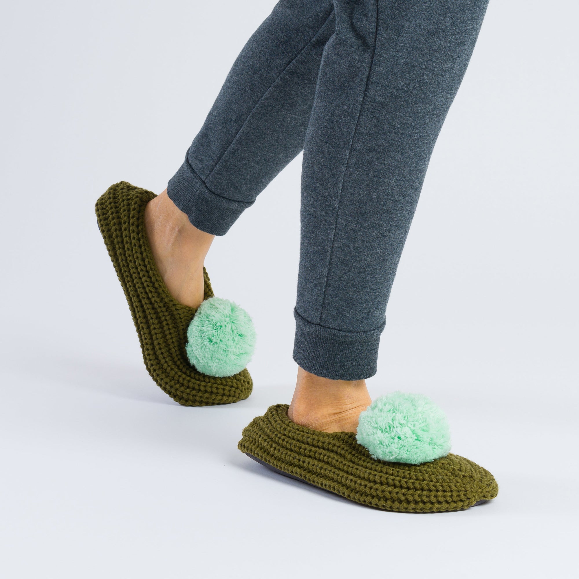 Pom Knit Slippers