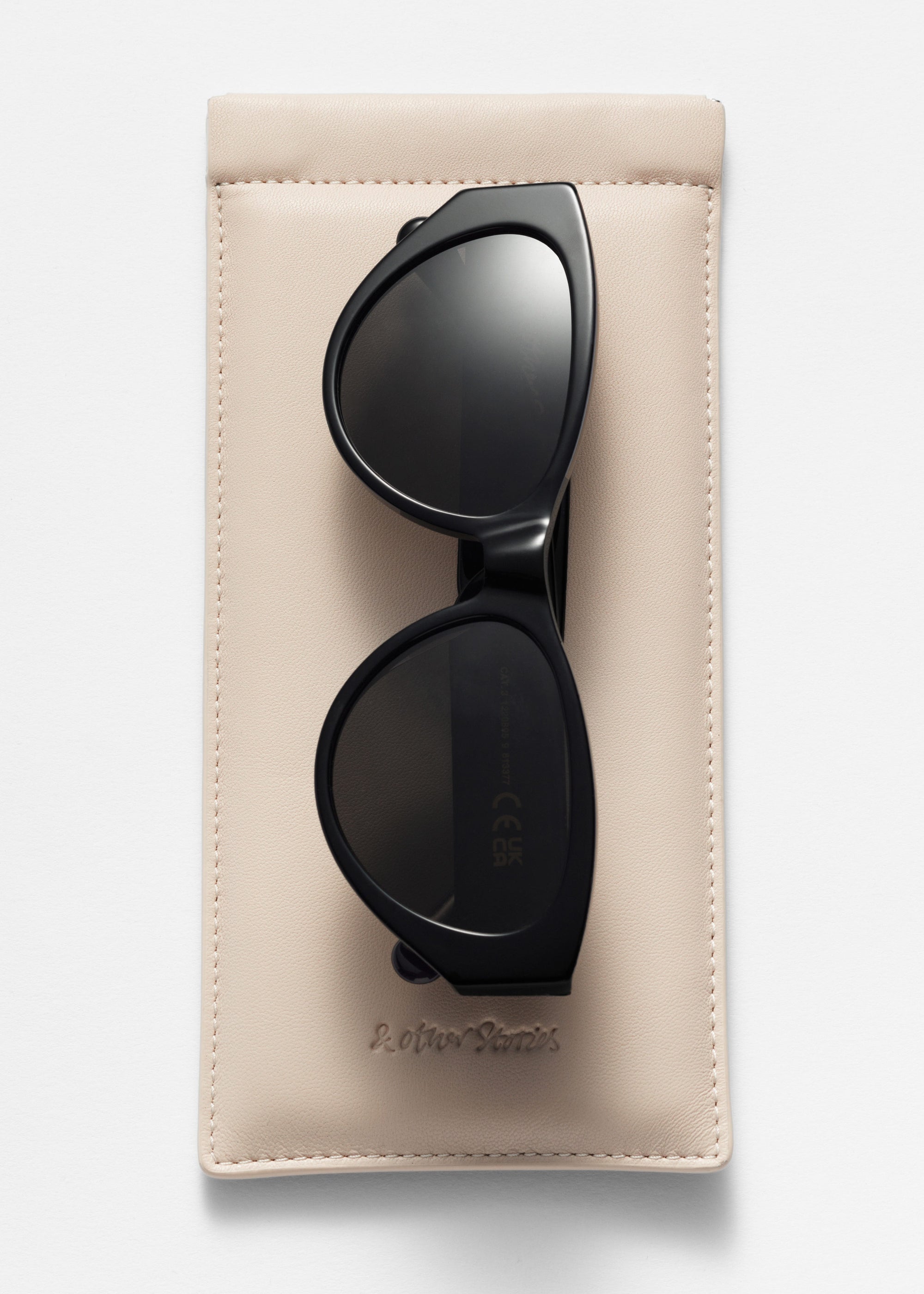 & Other Stories - Anne Sunglasses Pouch - Beige -