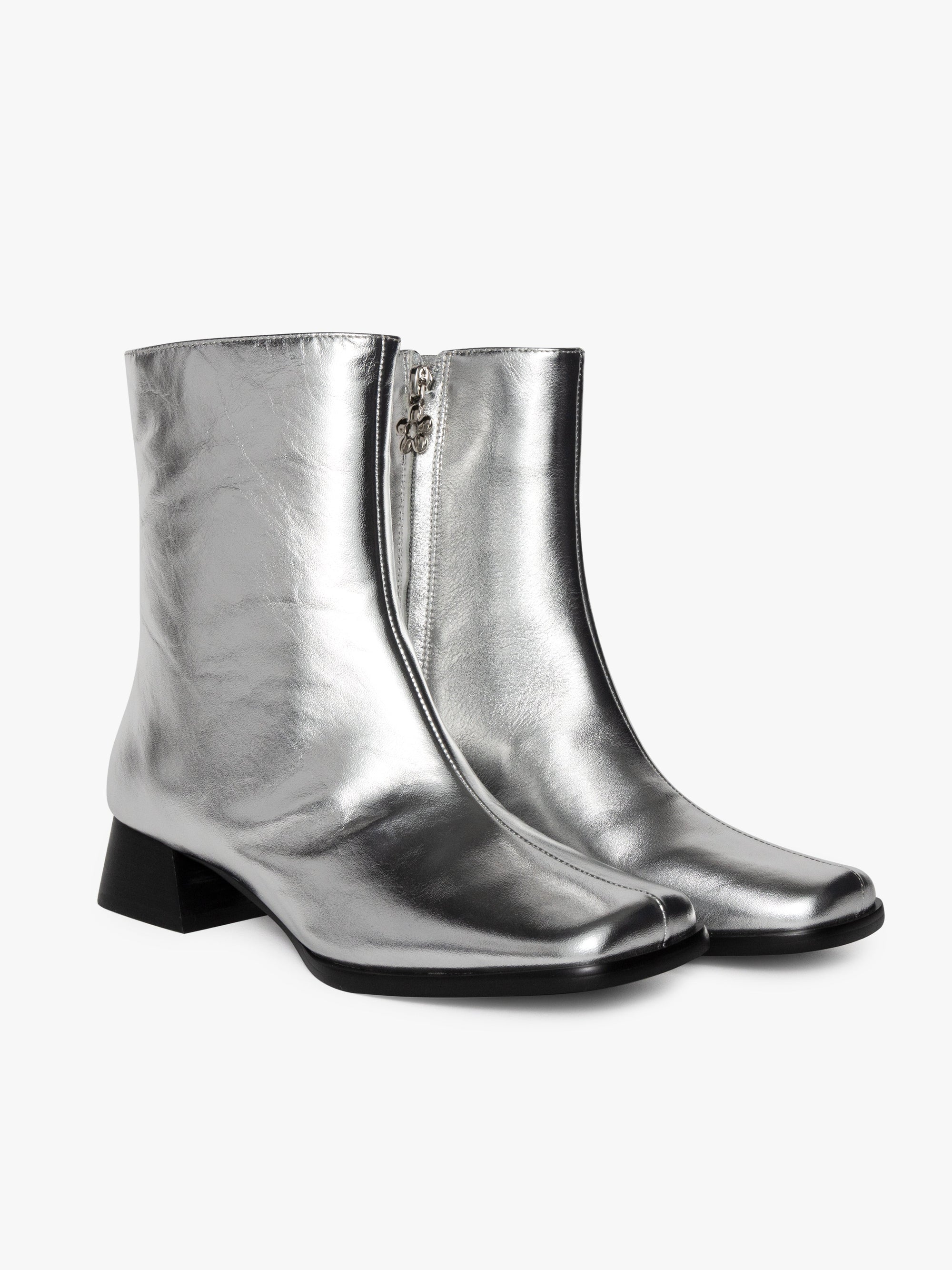 Lisa Says Gah - Quincy Boot - Silver -